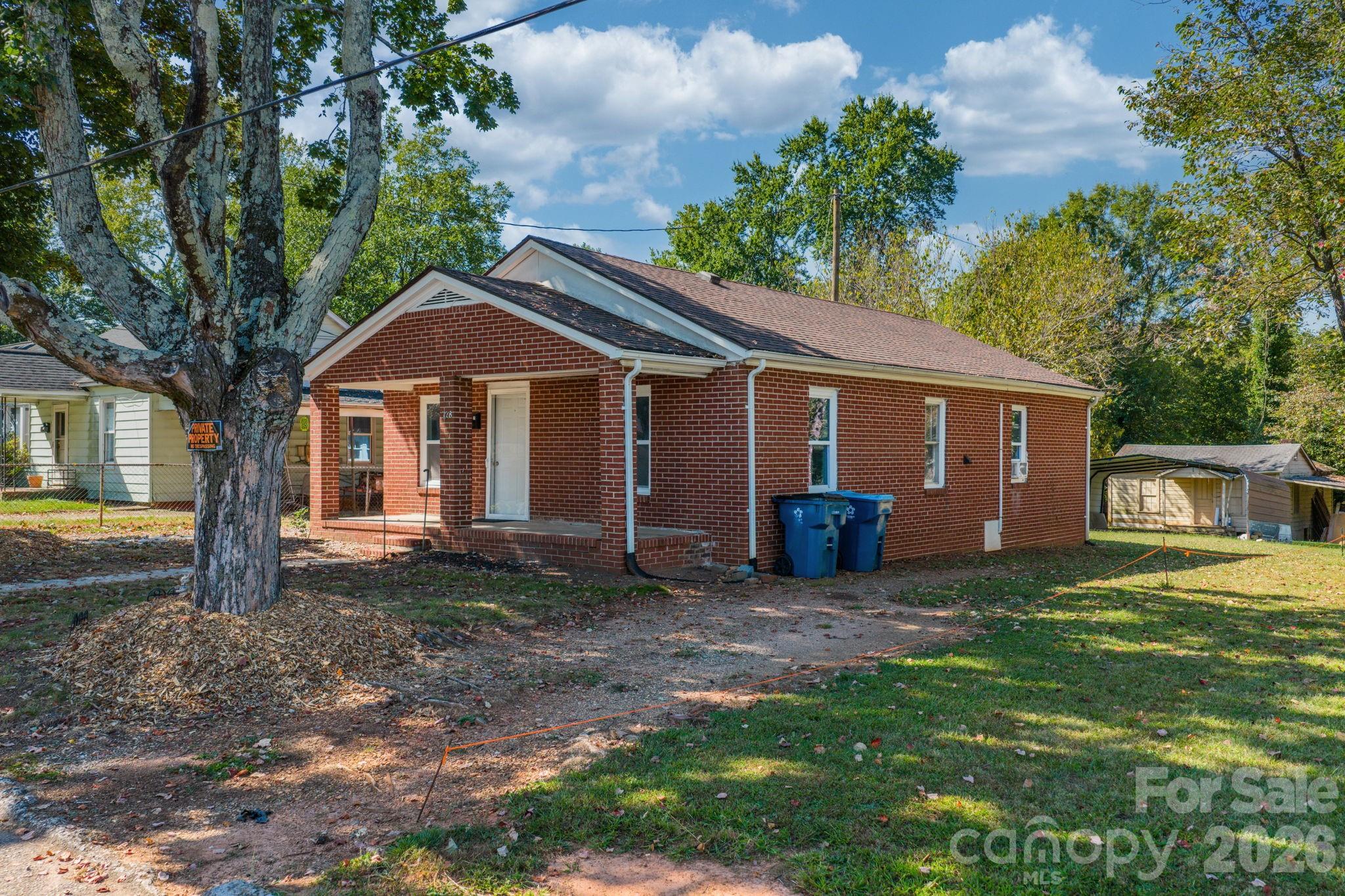 728 21st Street SW — Hickory
