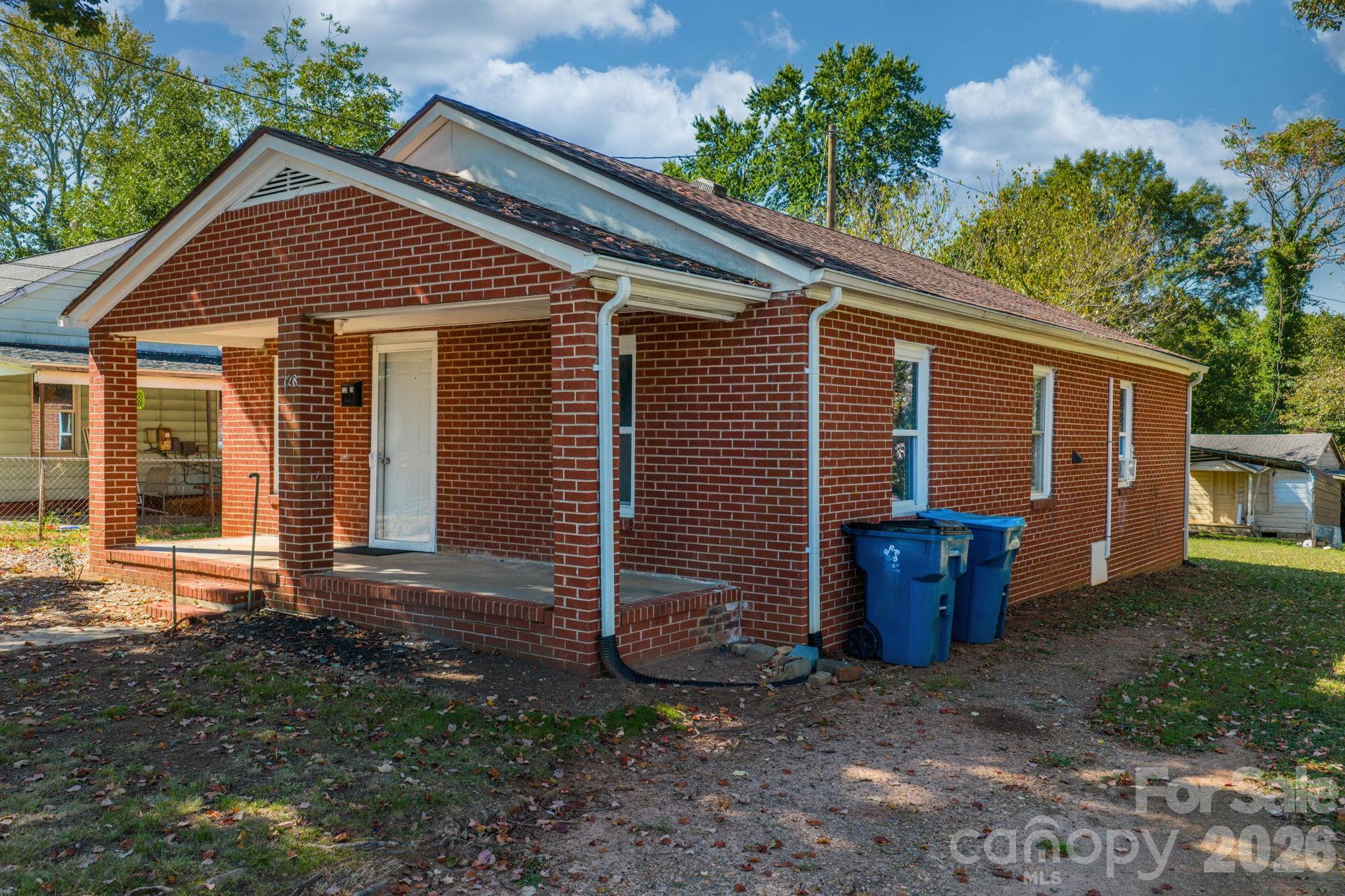 728 21st Street SW — Hickory
