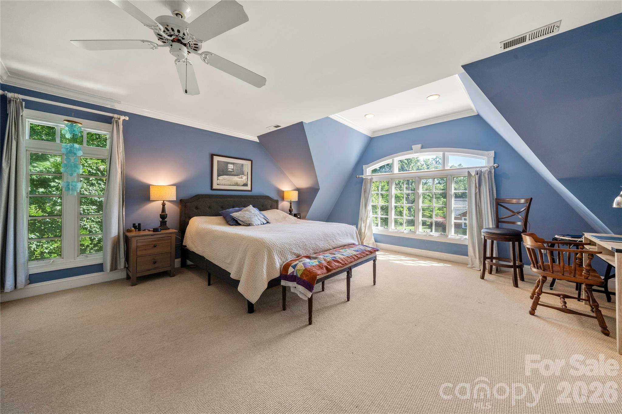 270 Sunset Drive SE — Concord