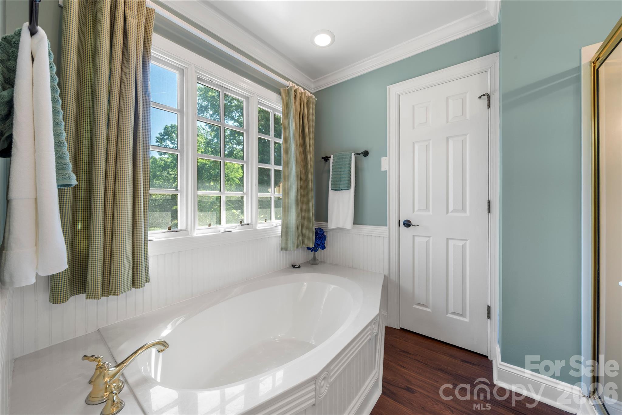 270 Sunset Drive SE — Concord