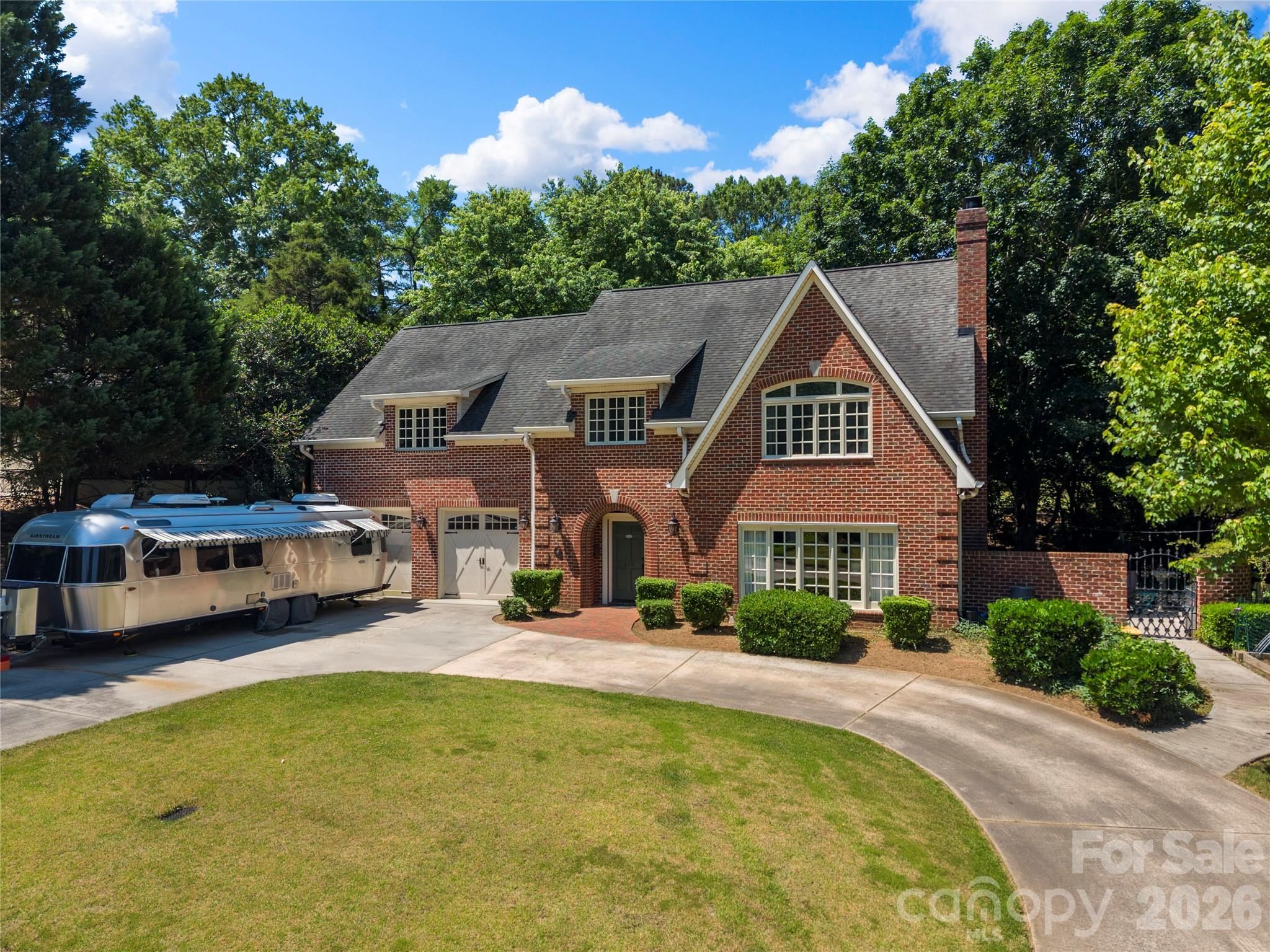 270 Sunset Drive SE — Concord