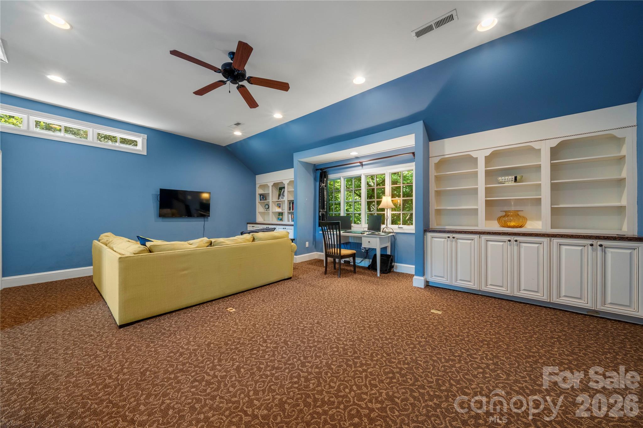 270 Sunset Drive SE — Concord