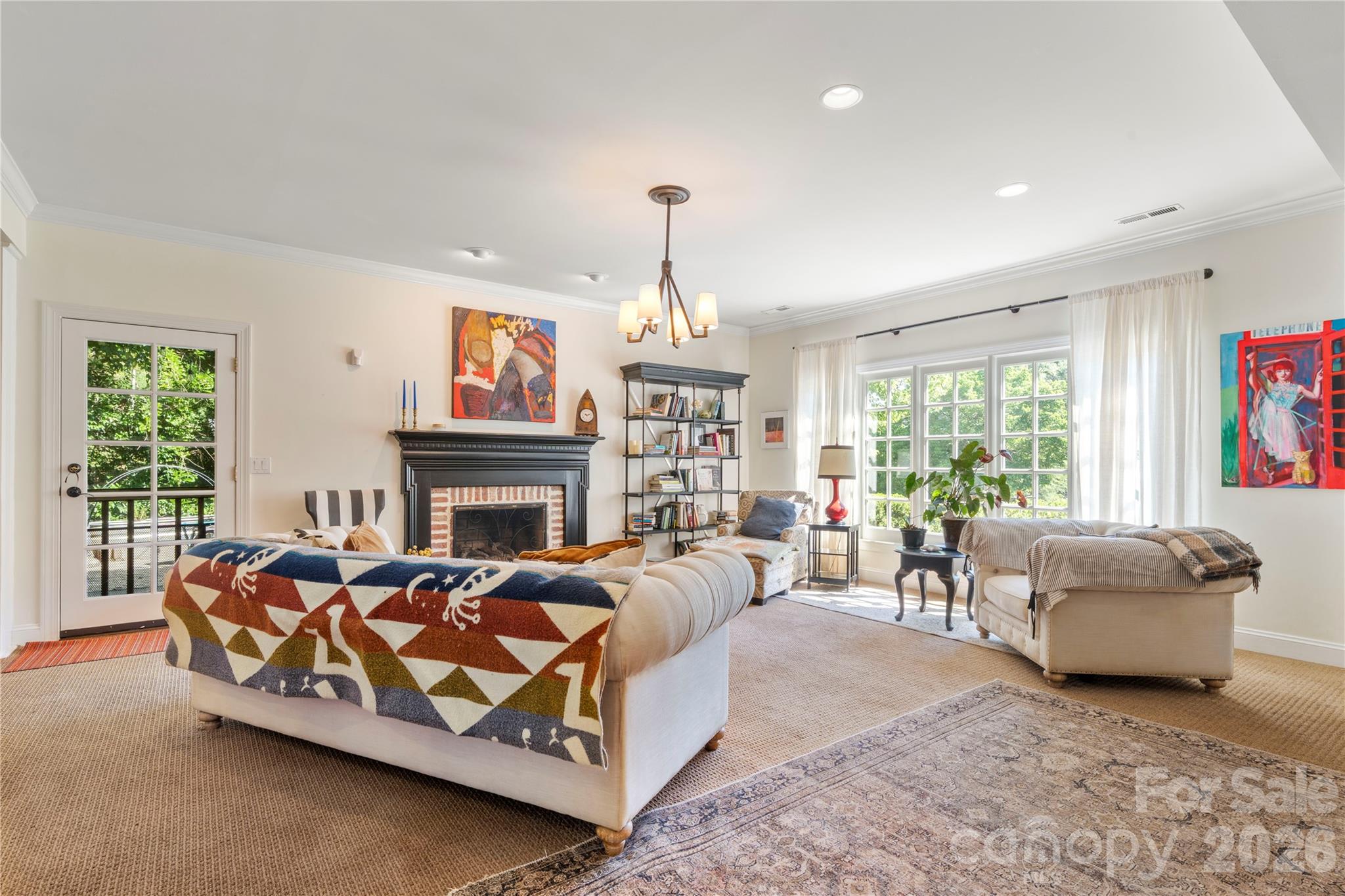 270 Sunset Drive SE — Concord