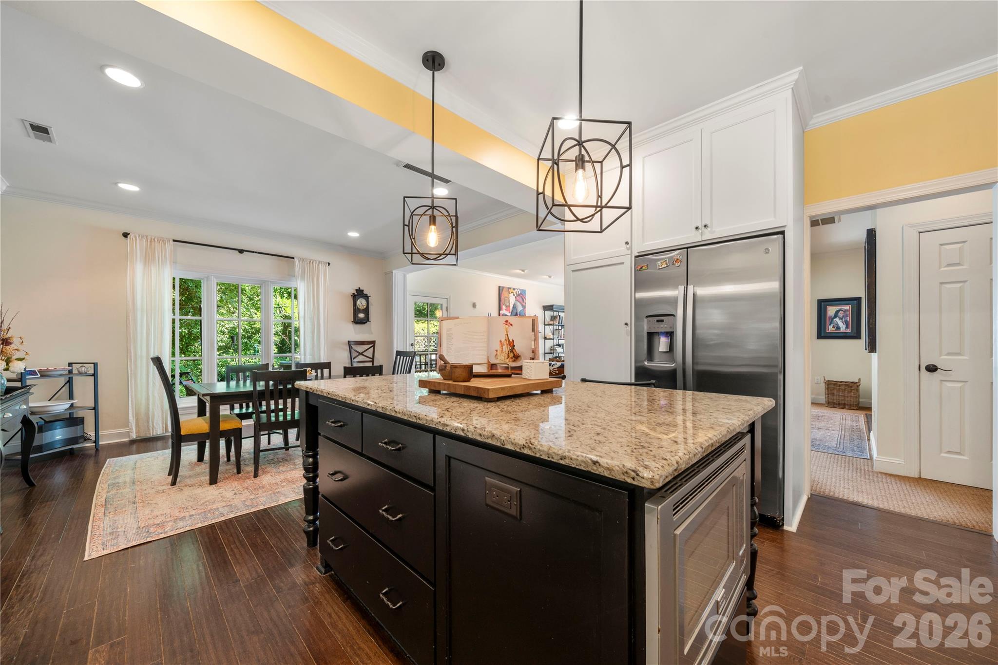 270 Sunset Drive SE — Concord