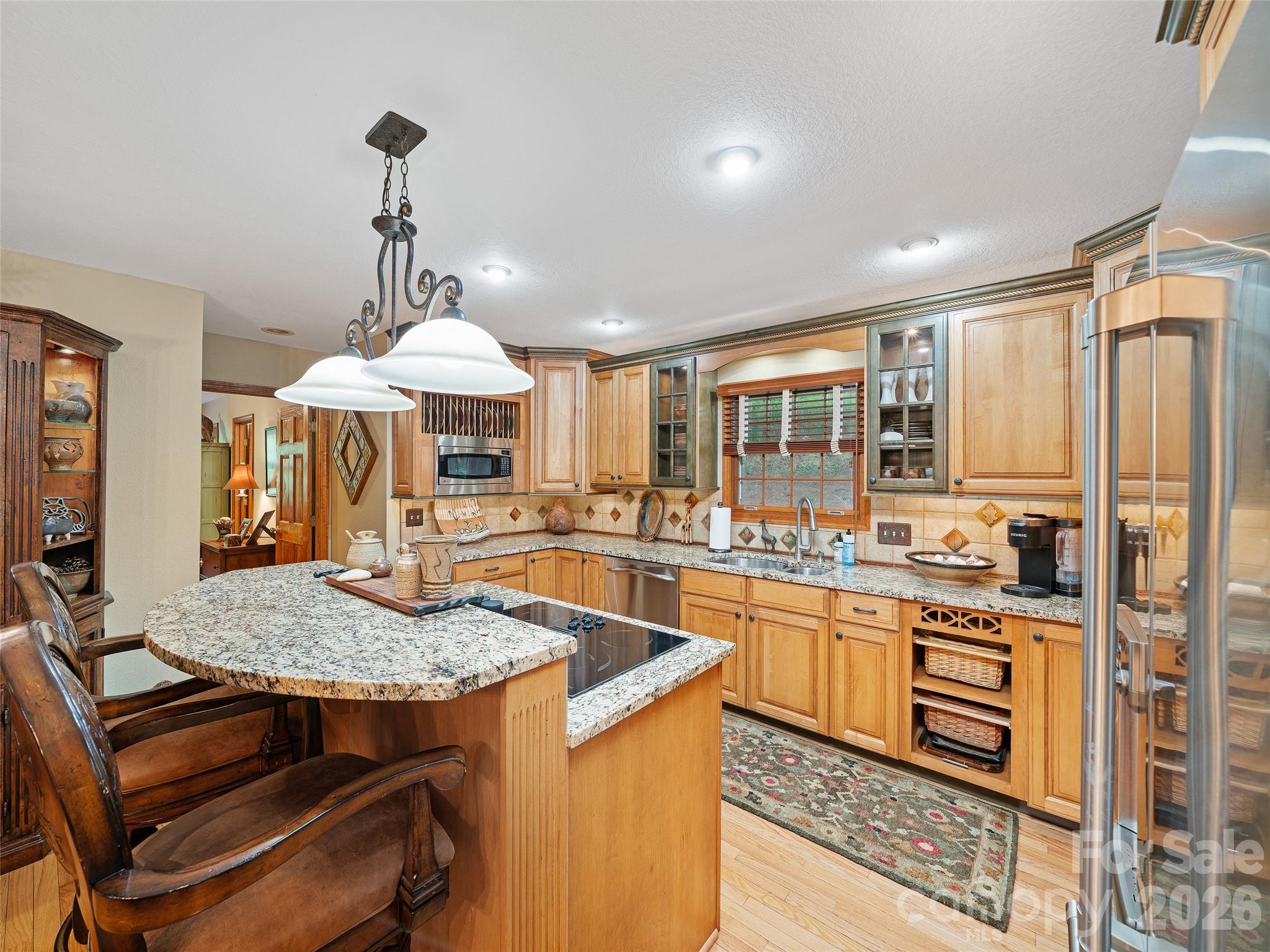 210 Shepard Way — Burnsville