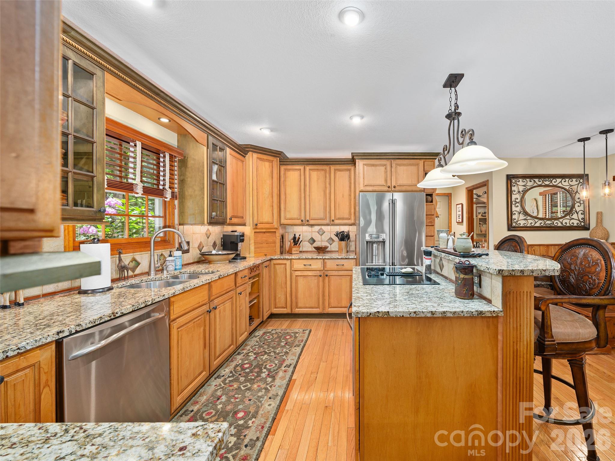 210 Shepard Way — Burnsville