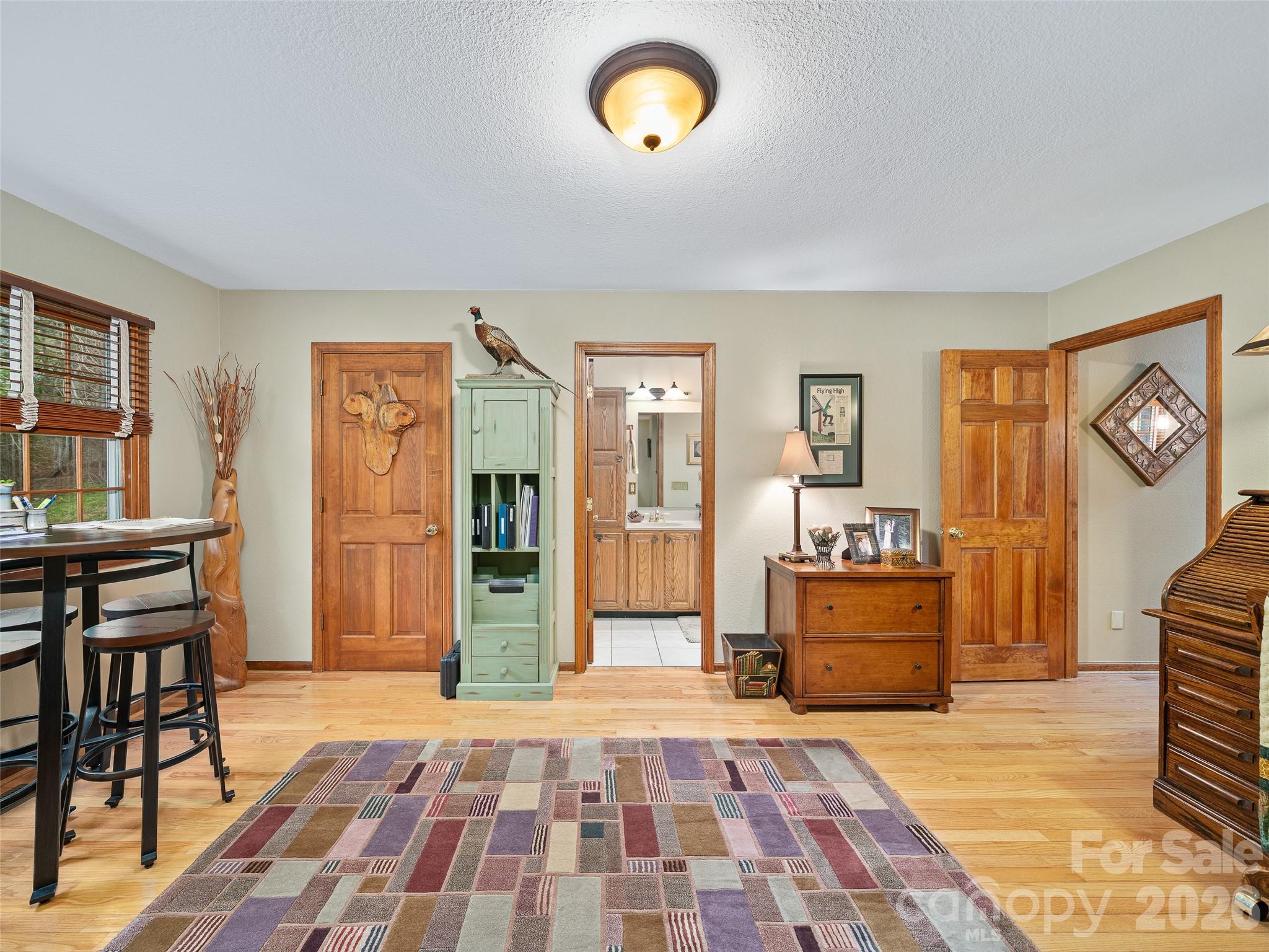 210 Shepard Way — Burnsville