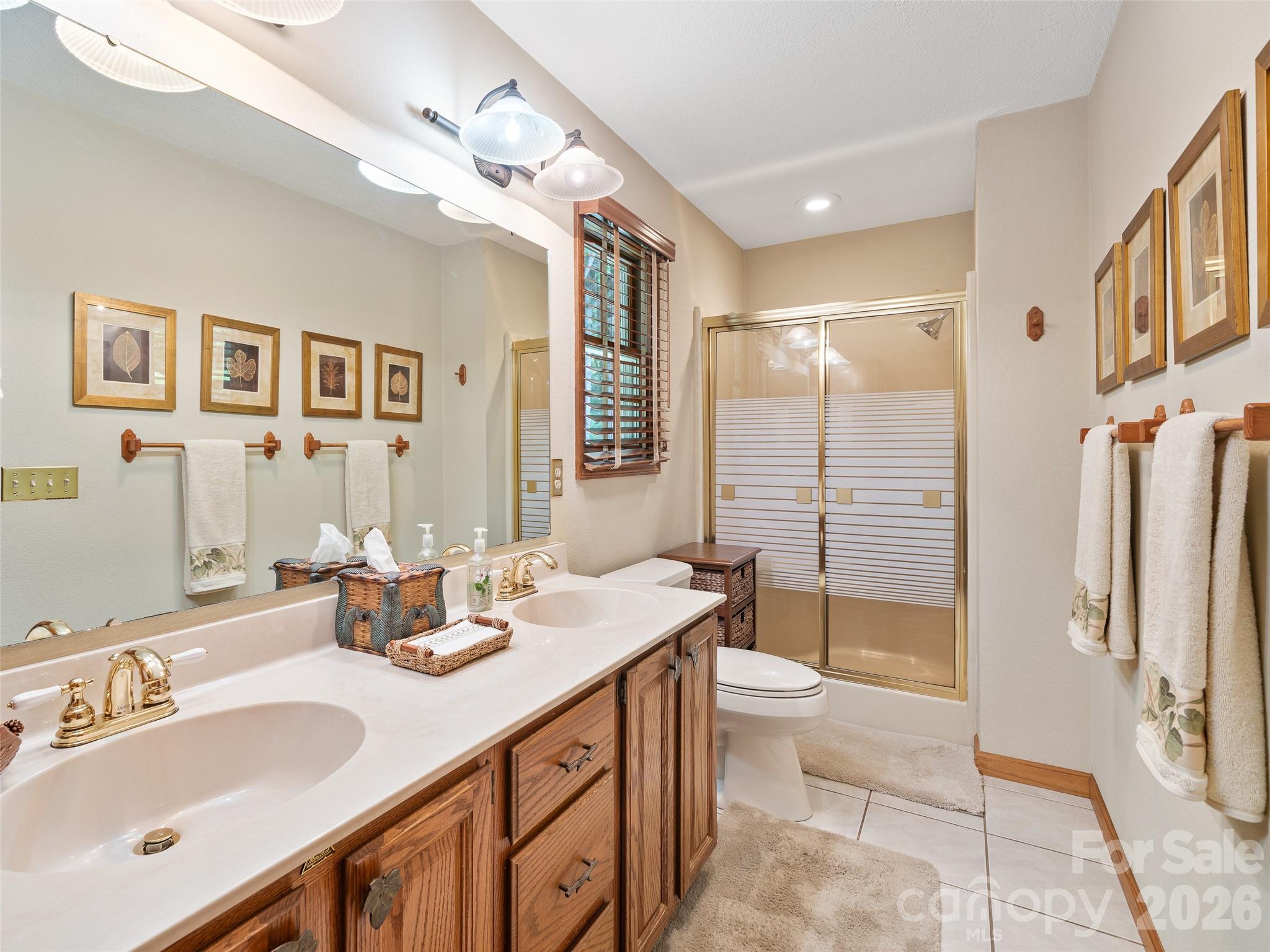 210 Shepard Way — Burnsville