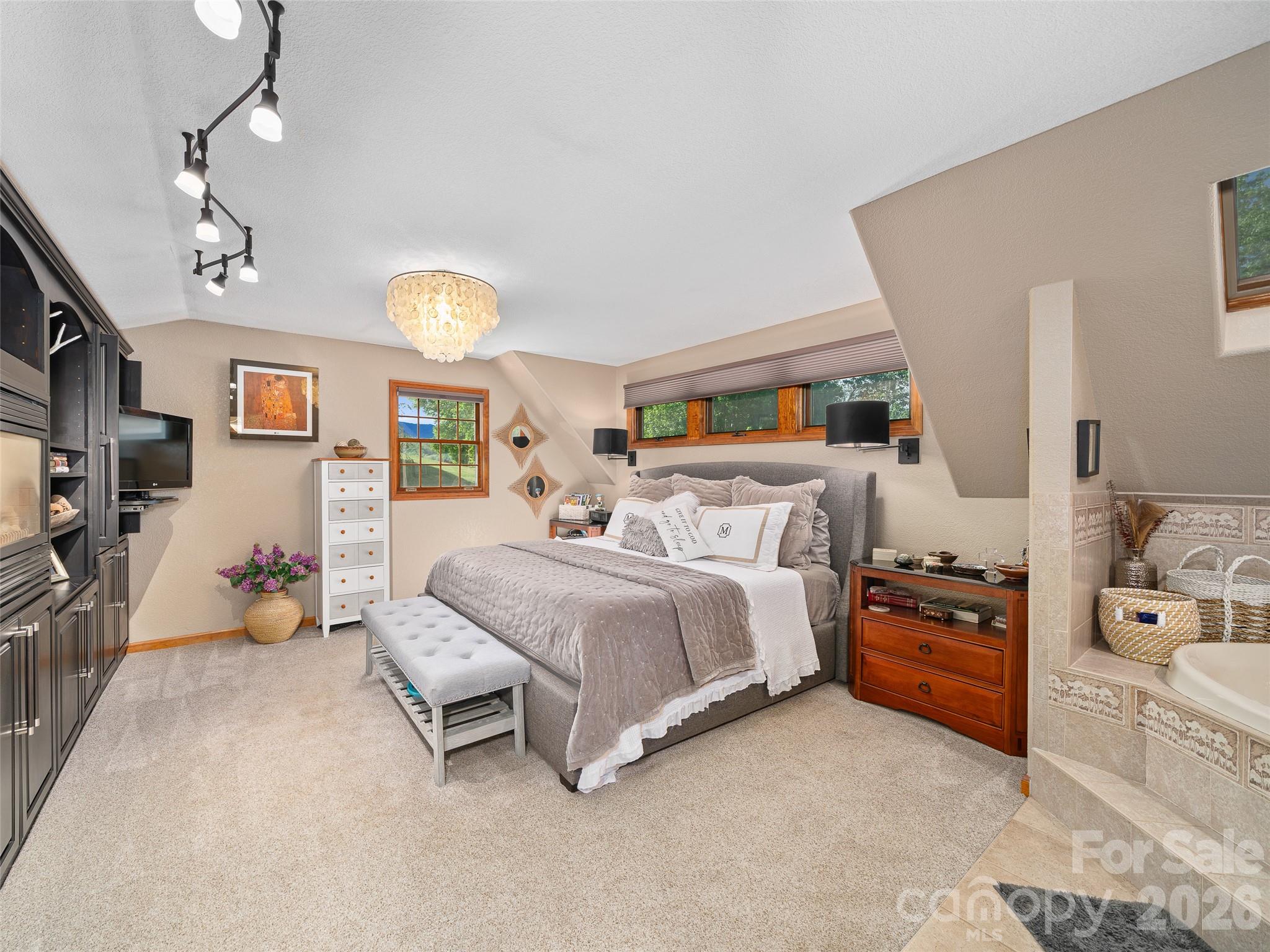 210 Shepard Way — Burnsville