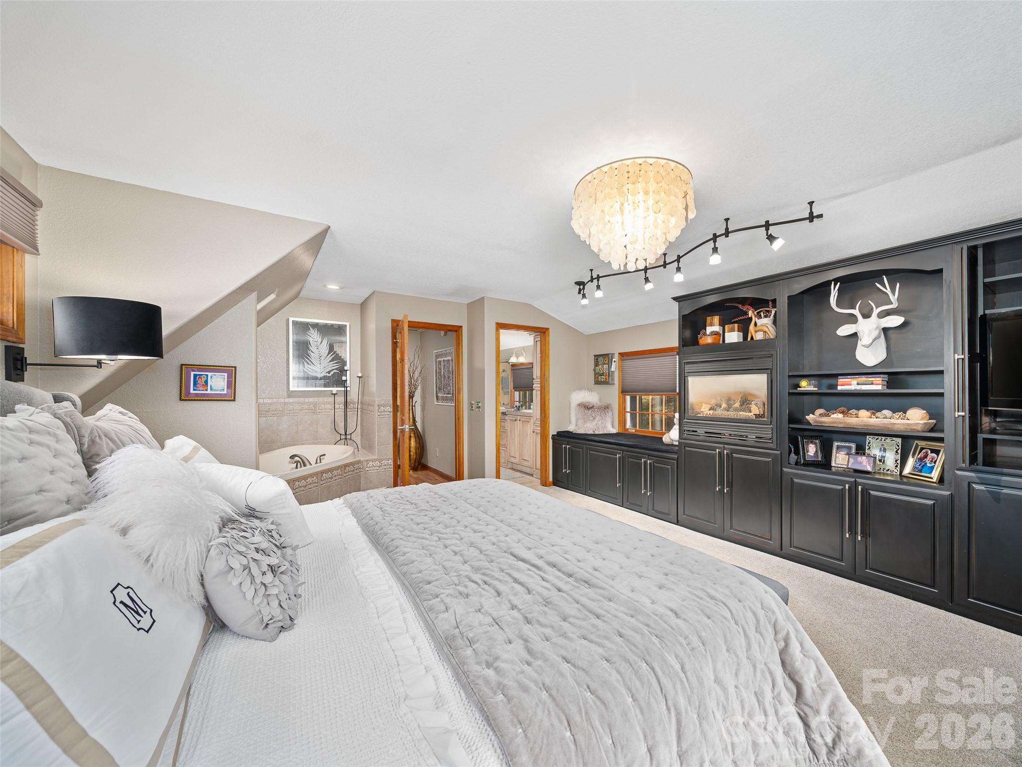 210 Shepard Way — Burnsville