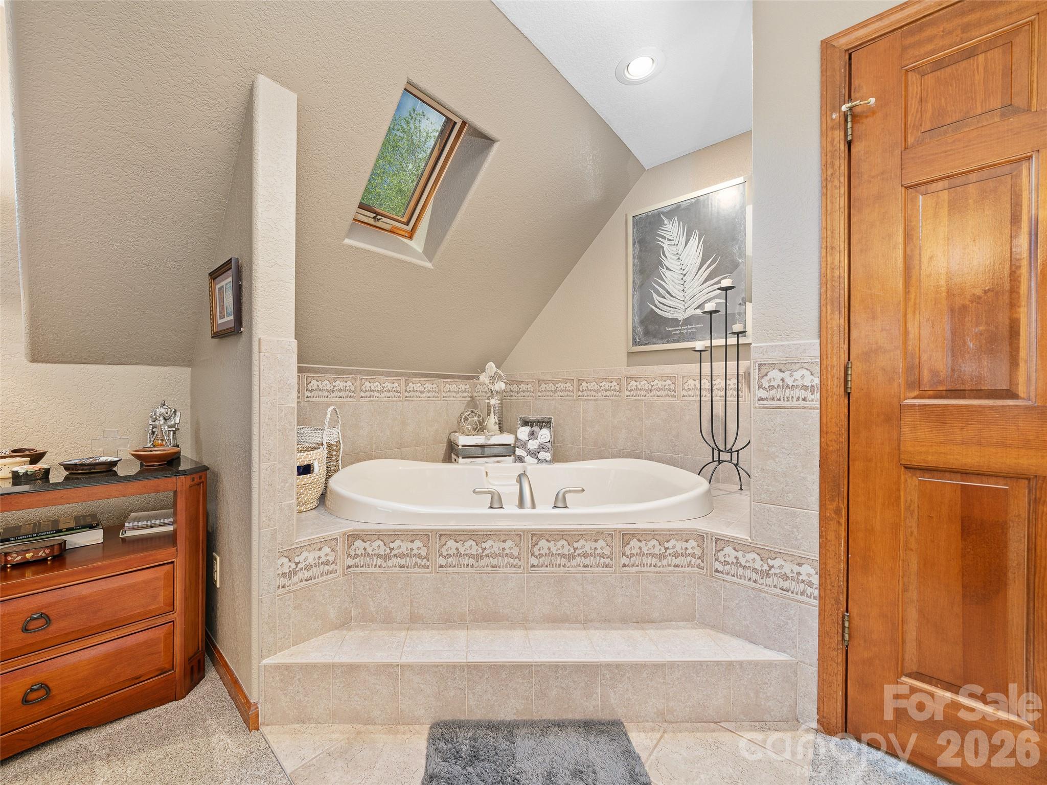 210 Shepard Way — Burnsville