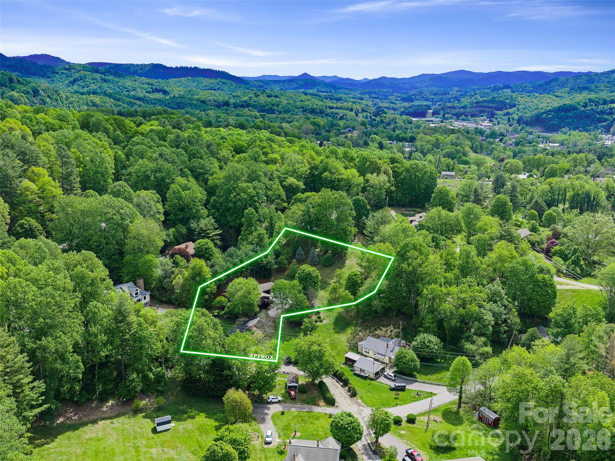 210 Shepard Way — Burnsville