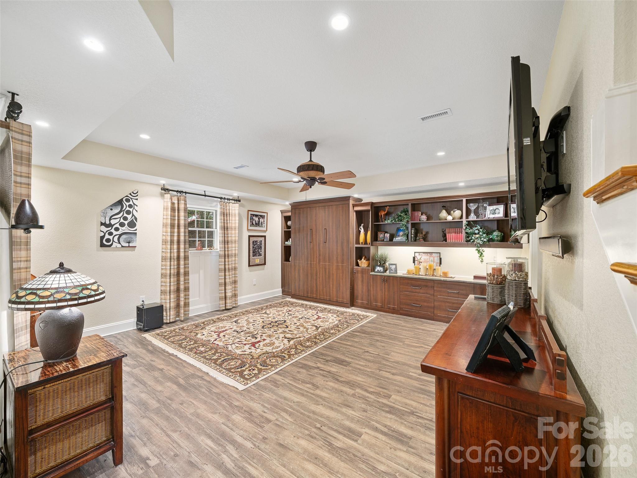 210 Shepard Way — Burnsville
