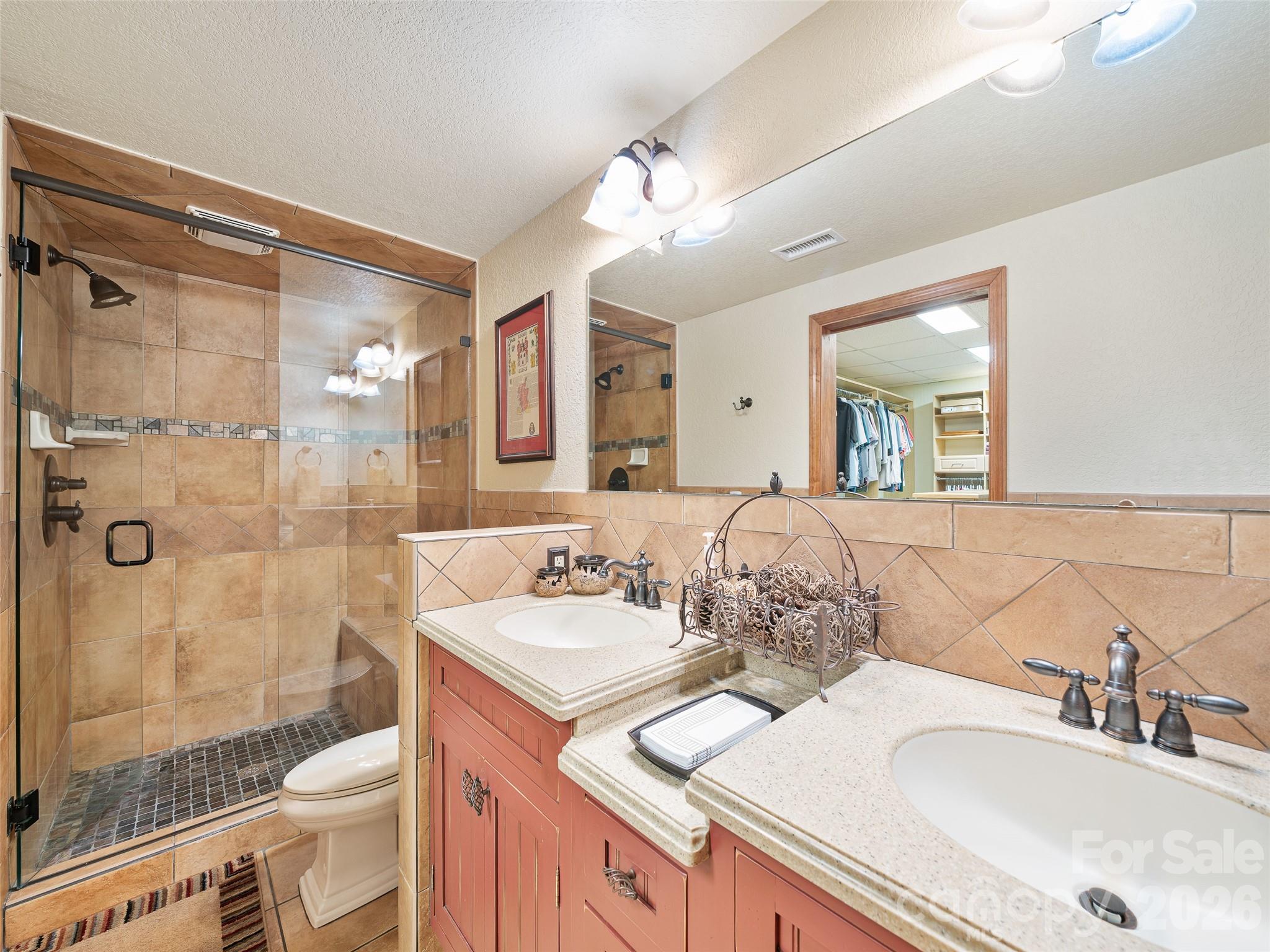 210 Shepard Way — Burnsville