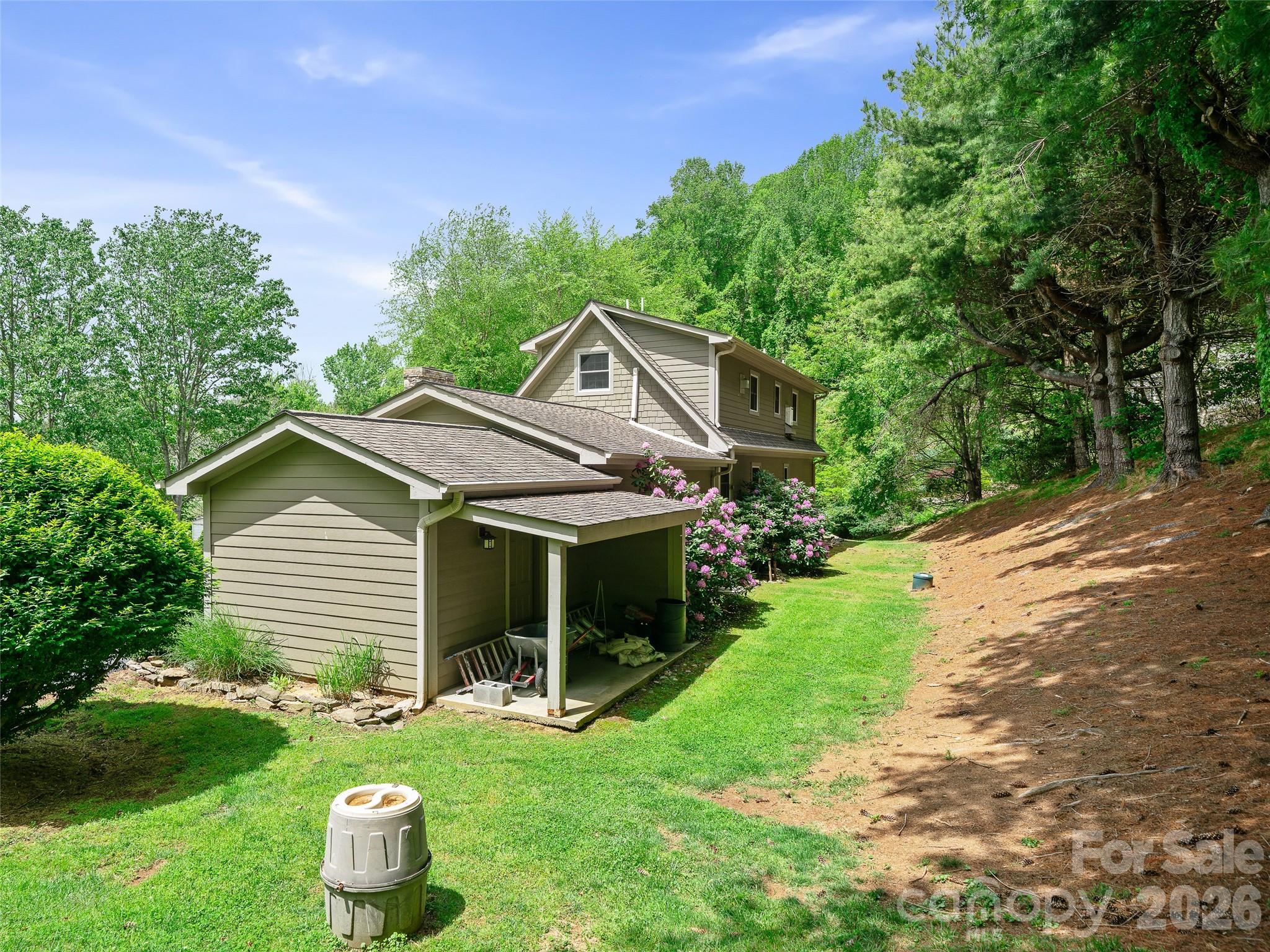 210 Shepard Way — Burnsville