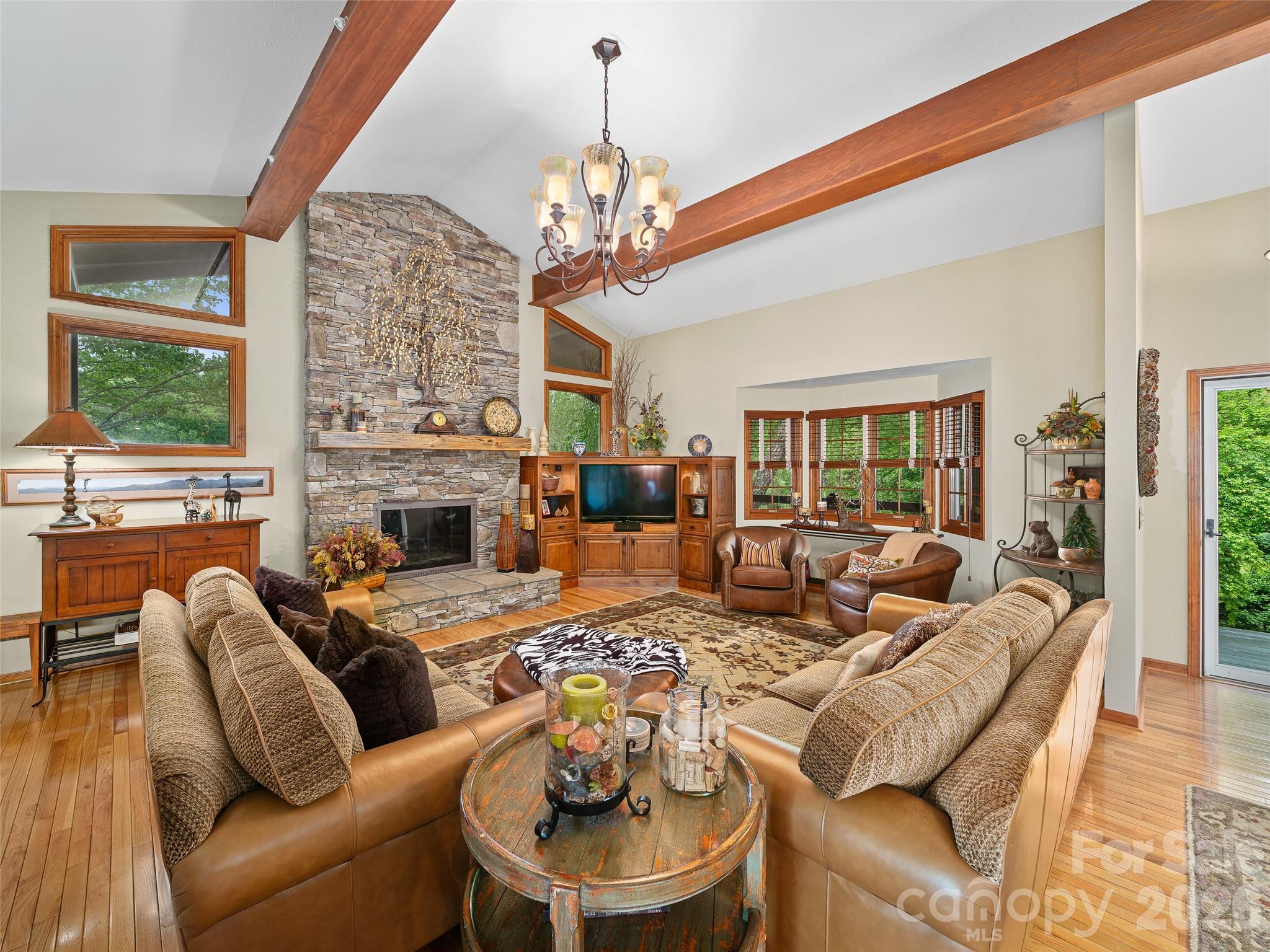 210 Shepard Way — Burnsville