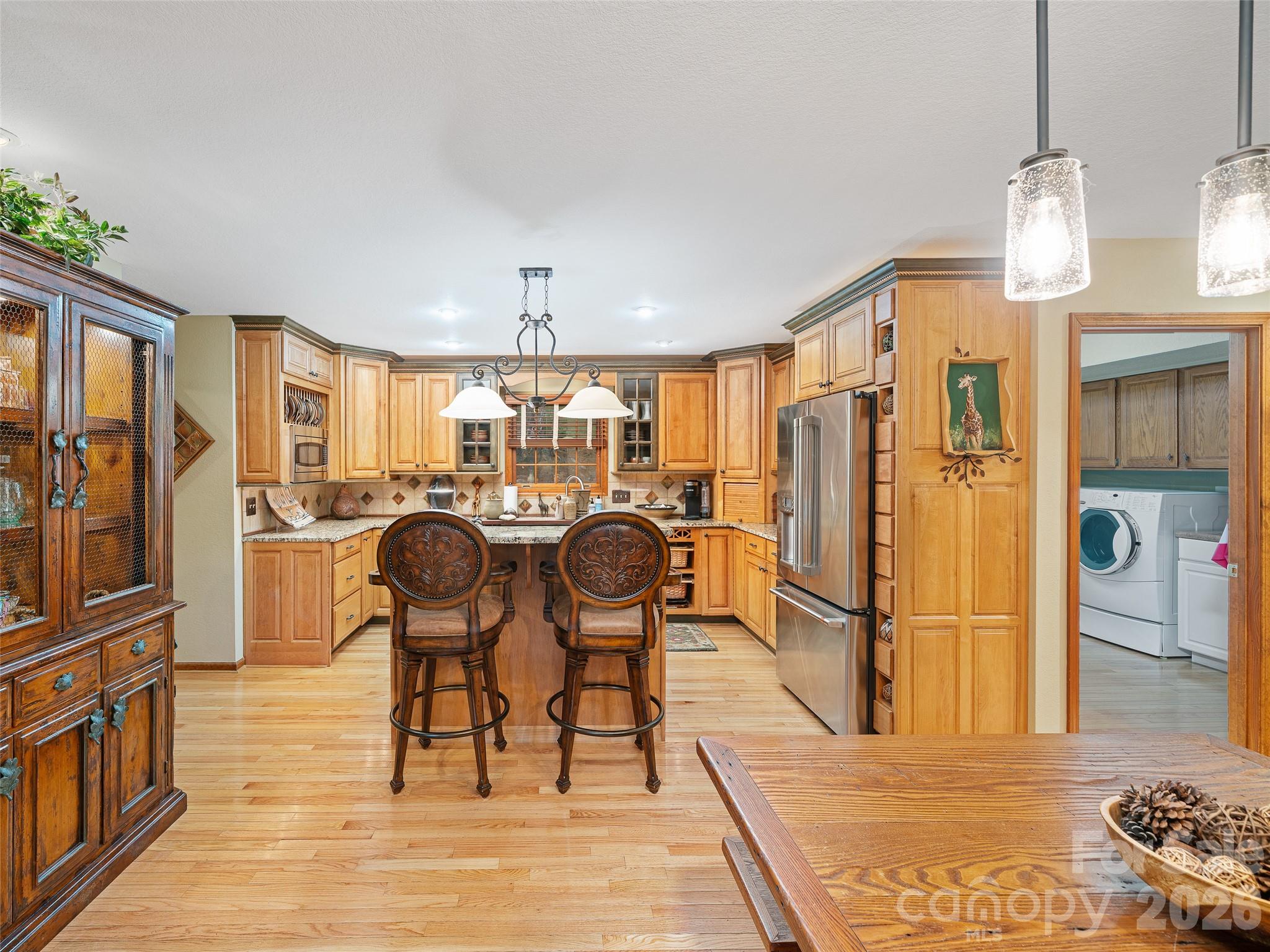 210 Shepard Way — Burnsville