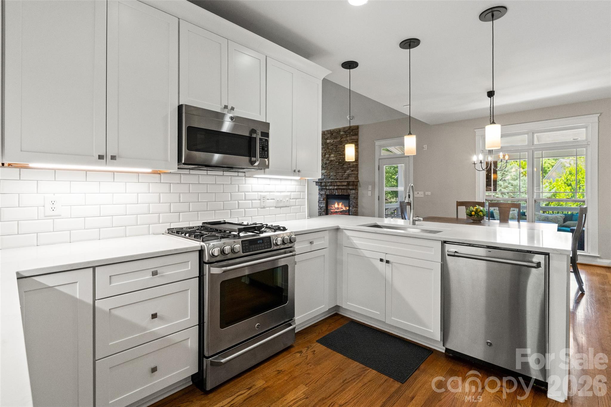 6008 Langham Court — Charlotte