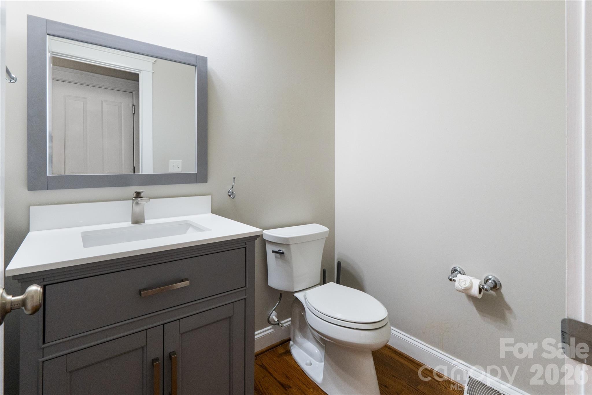 6008 Langham Court — Charlotte