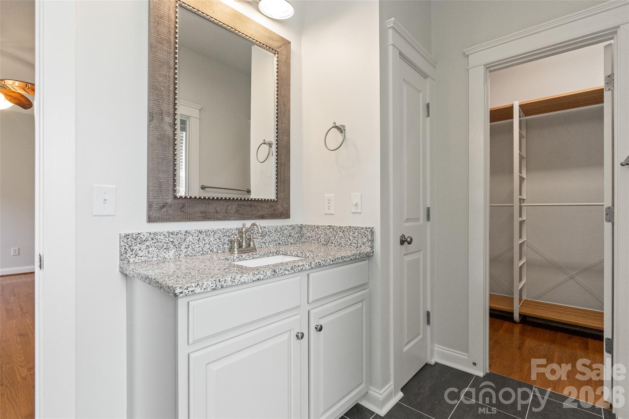 6008 Langham Court — Charlotte