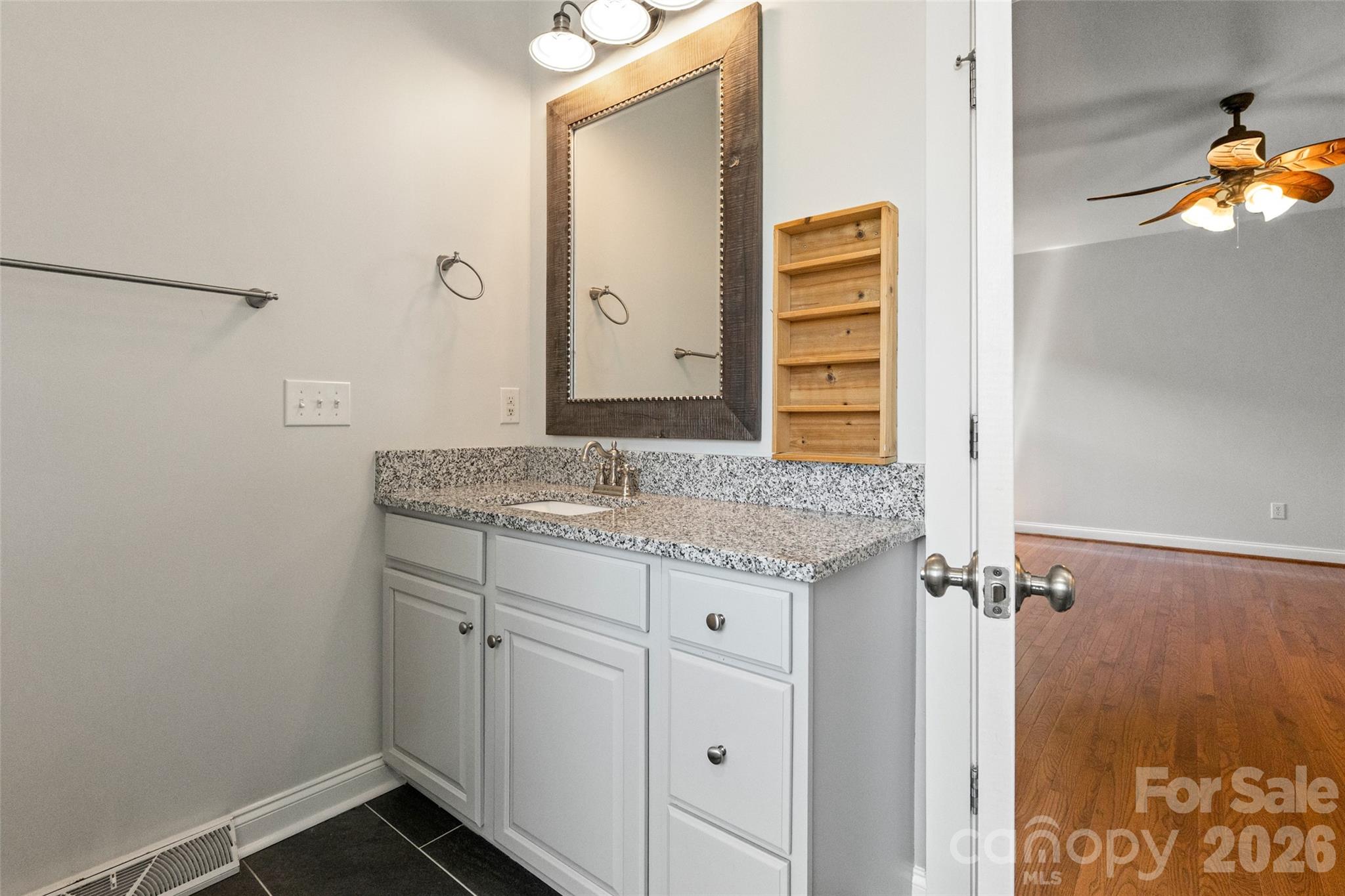 6008 Langham Court — Charlotte