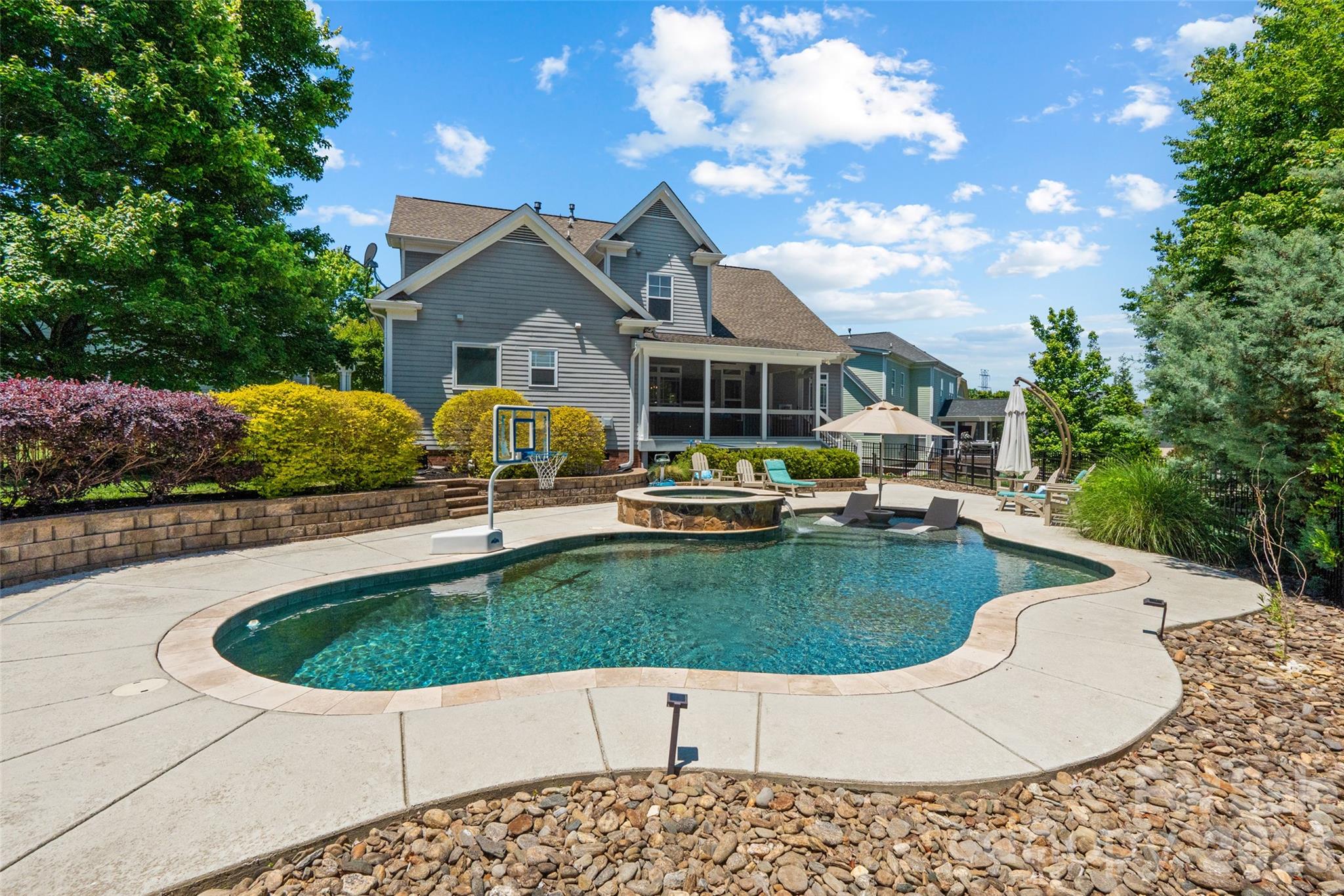 6008 Langham Court — Charlotte