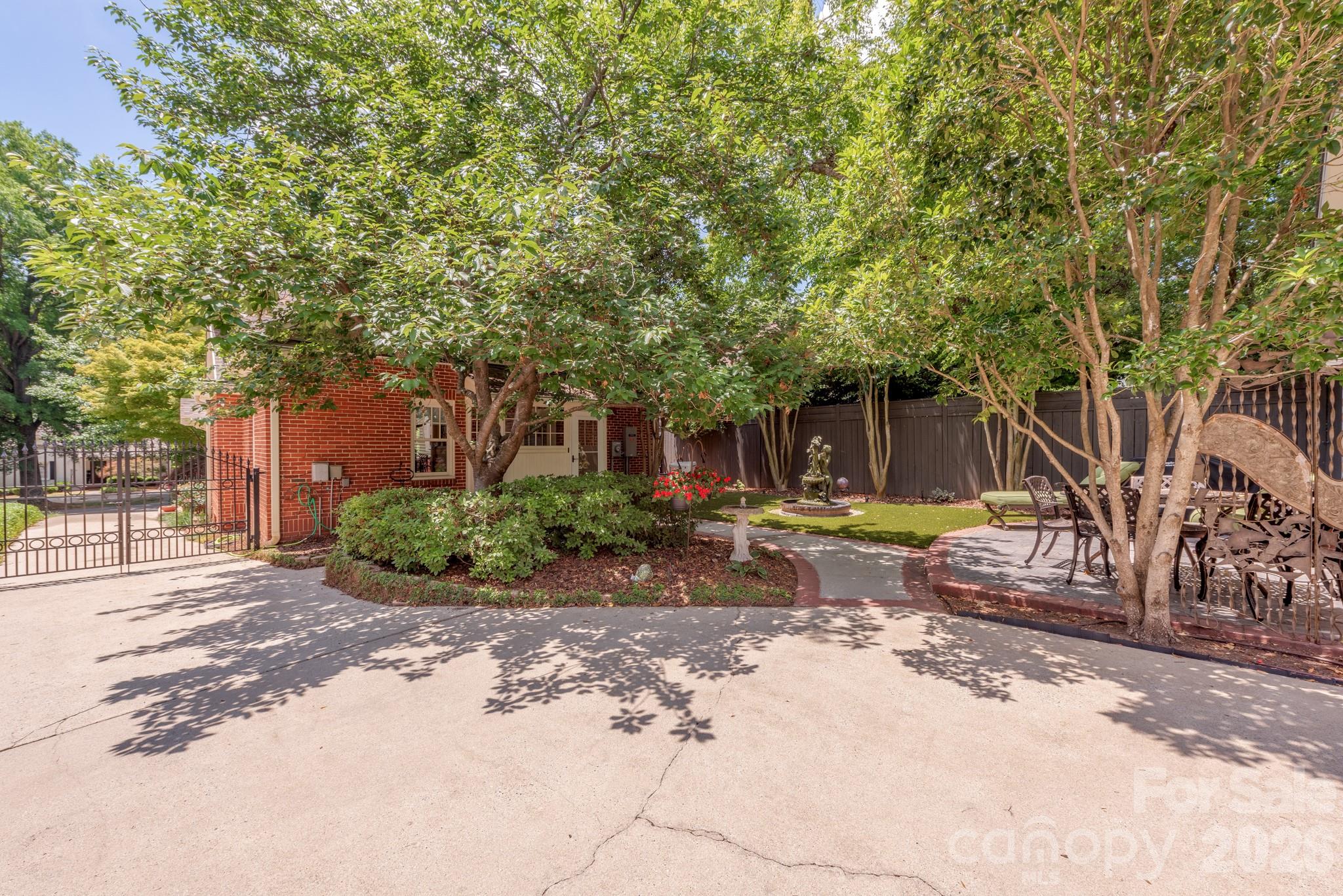 2601 E 5th Street — Charlotte