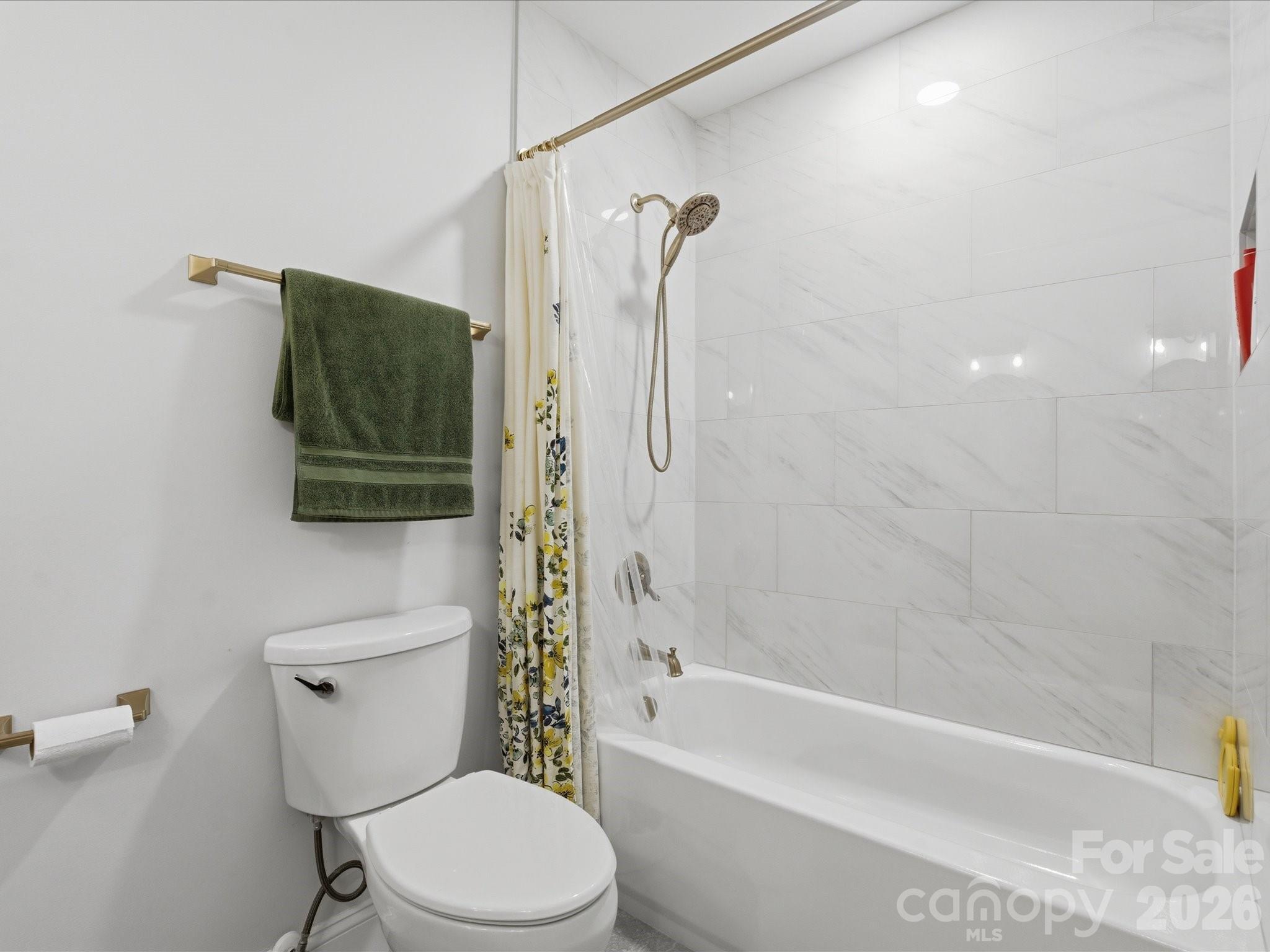 7102 Graburn Road — Charlotte