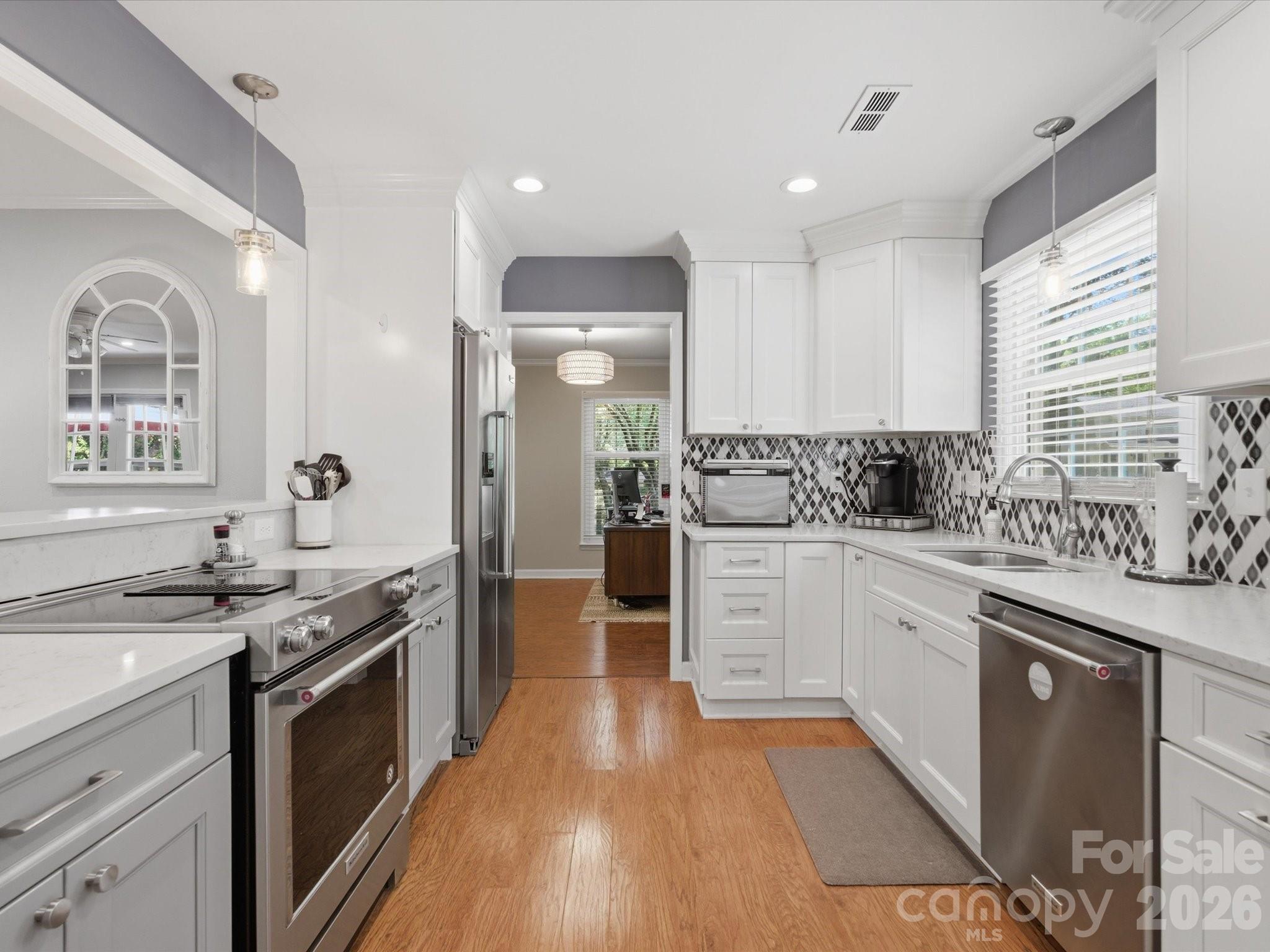 7102 Graburn Road — Charlotte