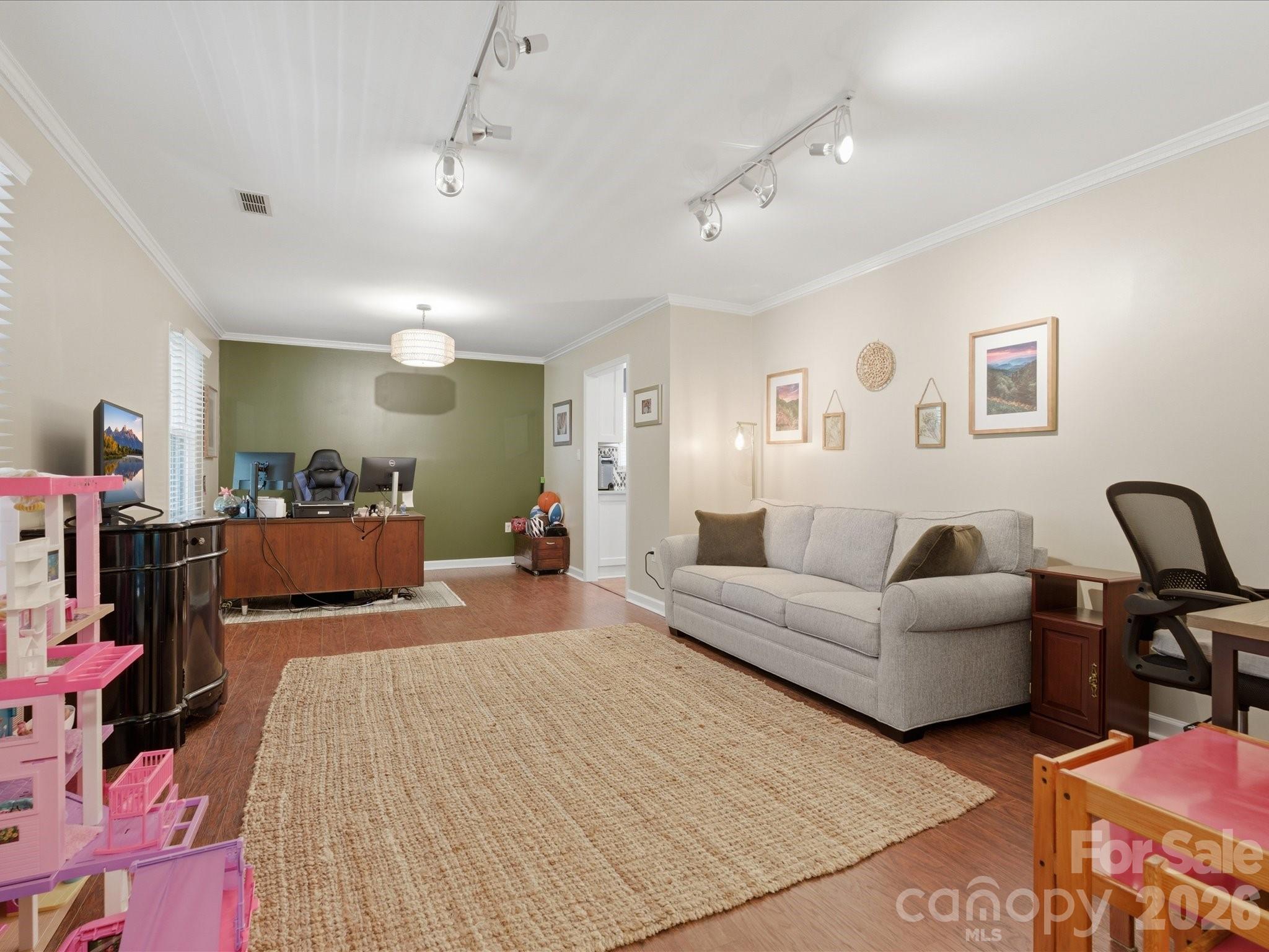 7102 Graburn Road — Charlotte