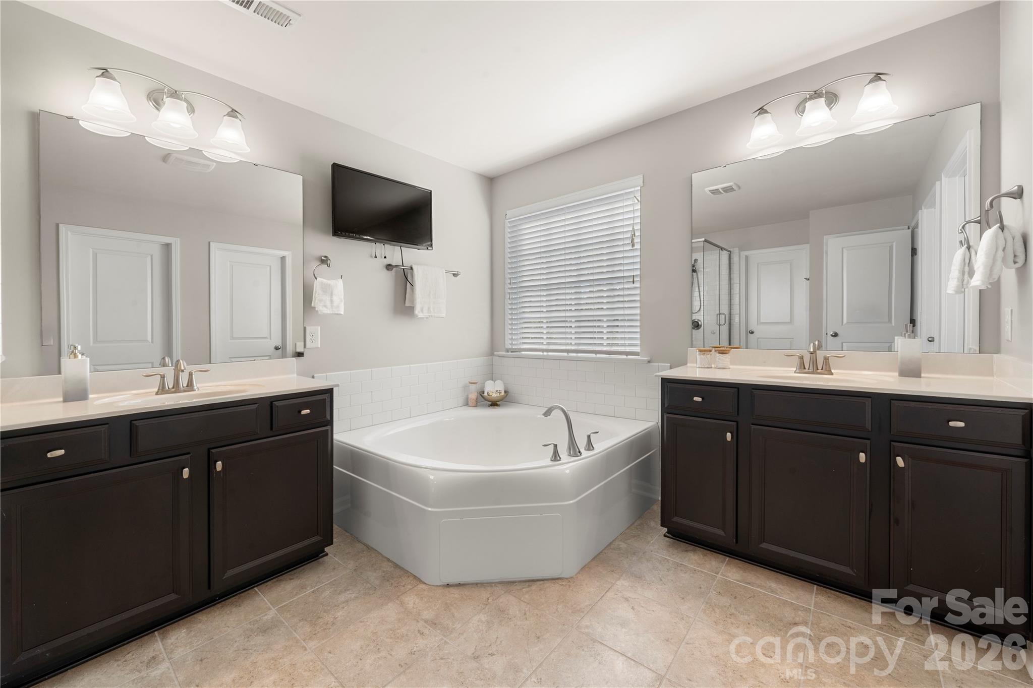 15504 Oleander Drive — Charlotte