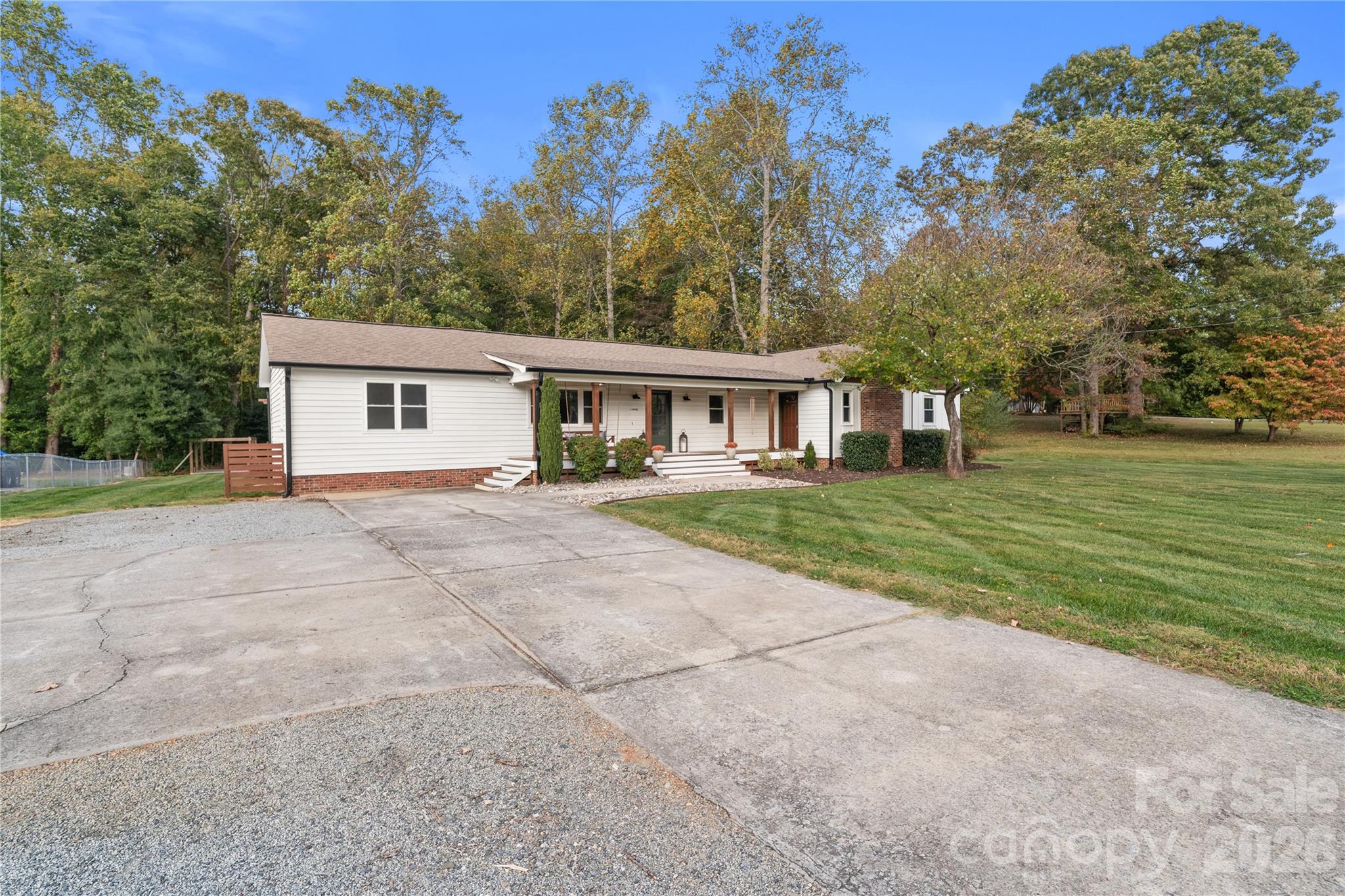 1335 Blacksnake Road — Stanley