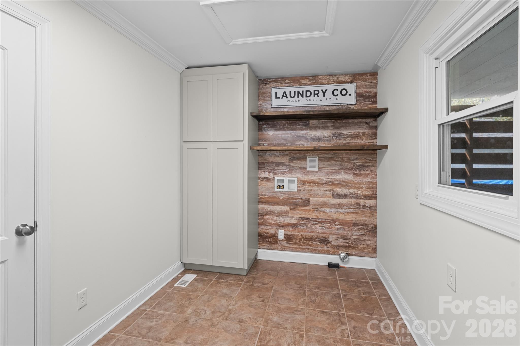 1335 Blacksnake Road — Stanley