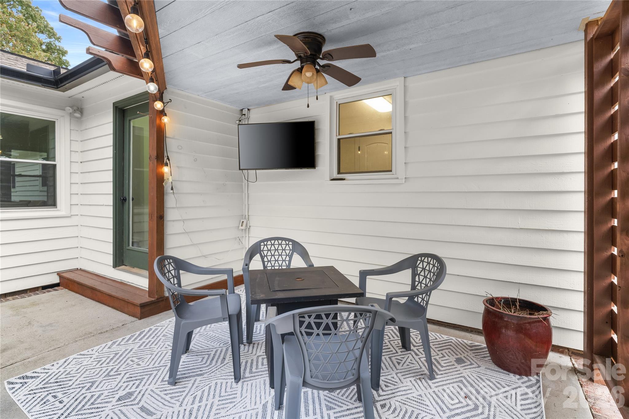 1335 Blacksnake Road — Stanley