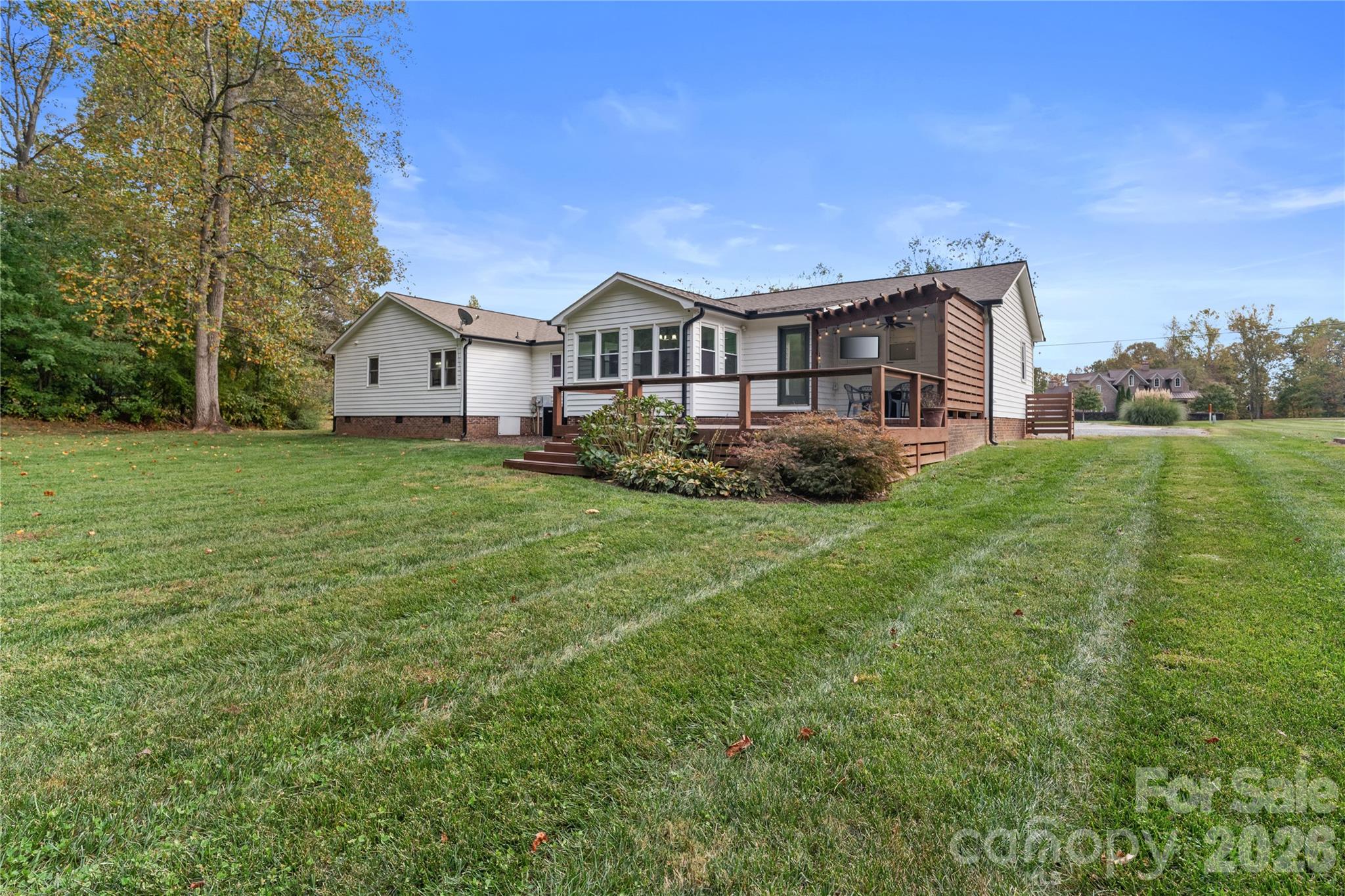 1335 Blacksnake Road — Stanley