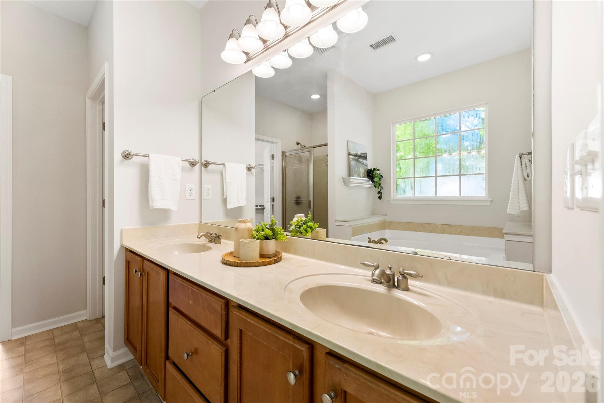 6237 Breckfield Court — Charlotte