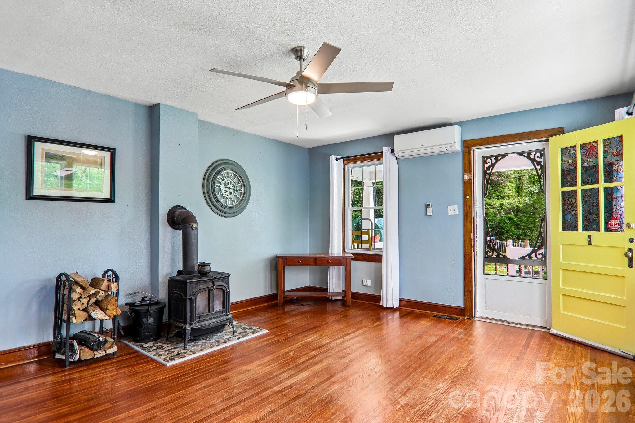 2627 White Oak Road — Burnsville