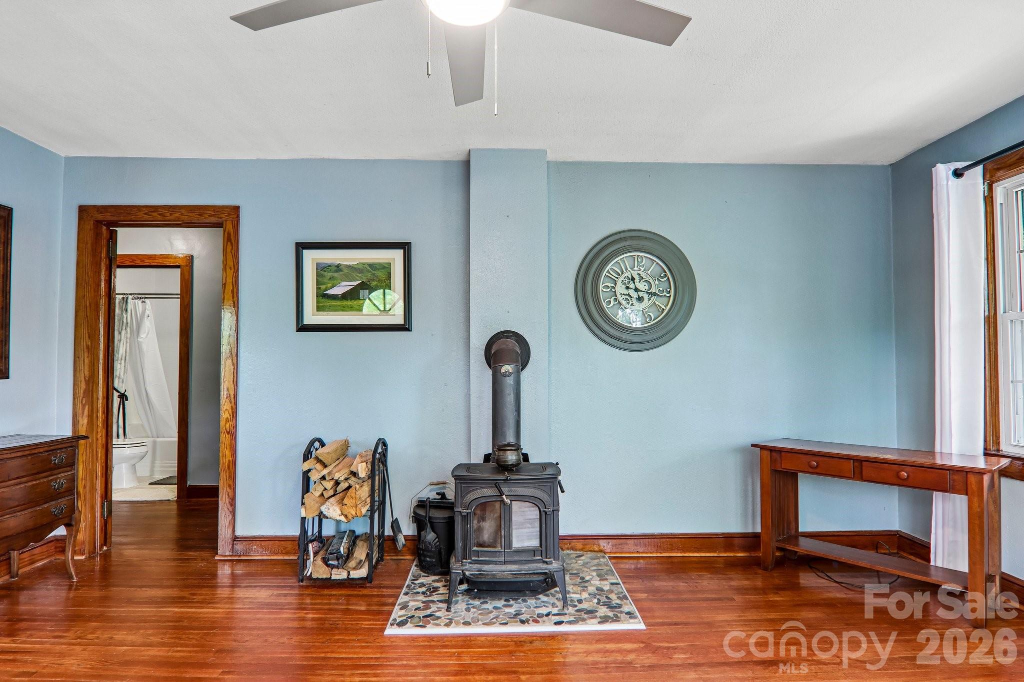2627 White Oak Road — Burnsville
