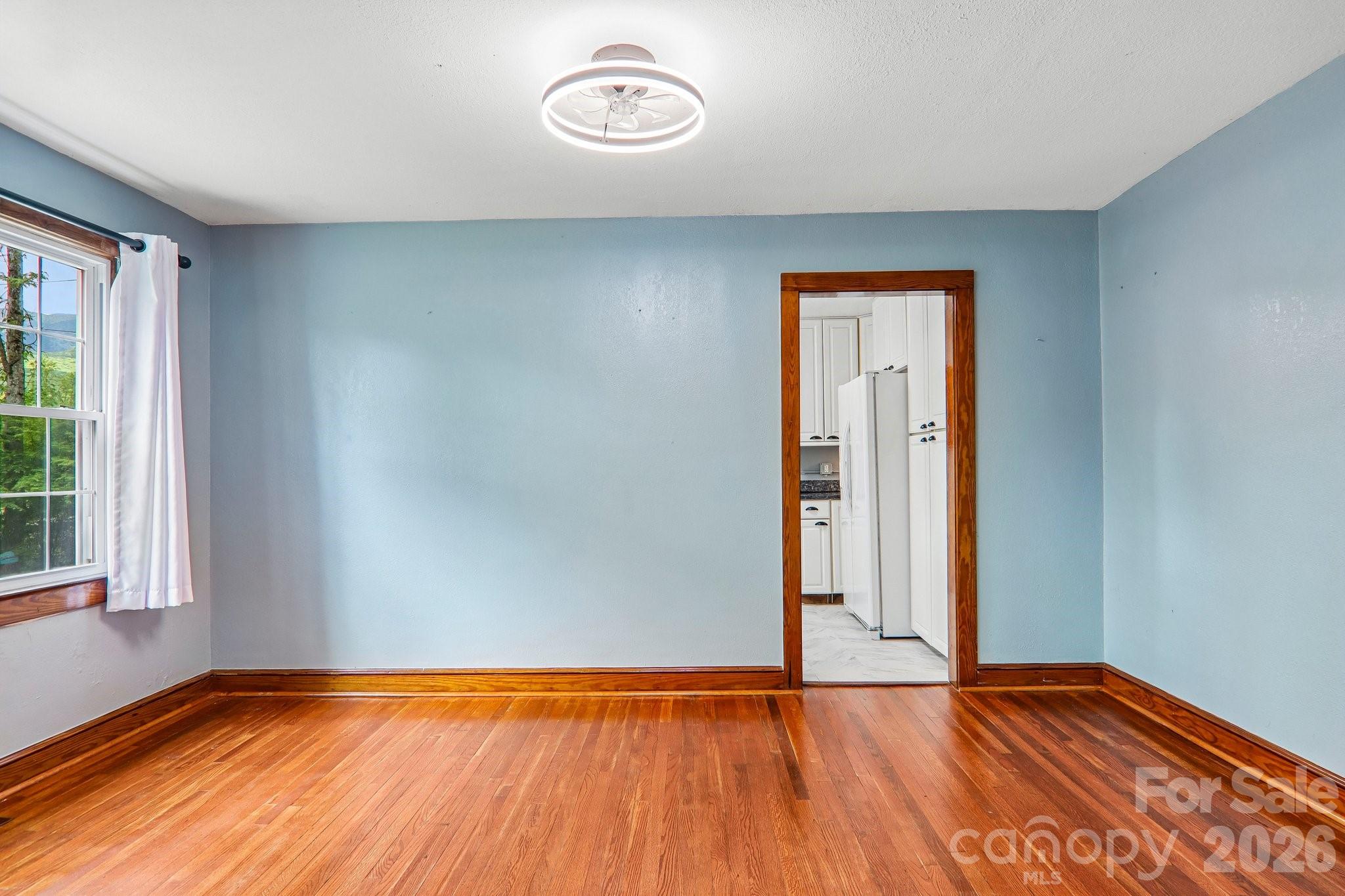 2627 White Oak Road — Burnsville