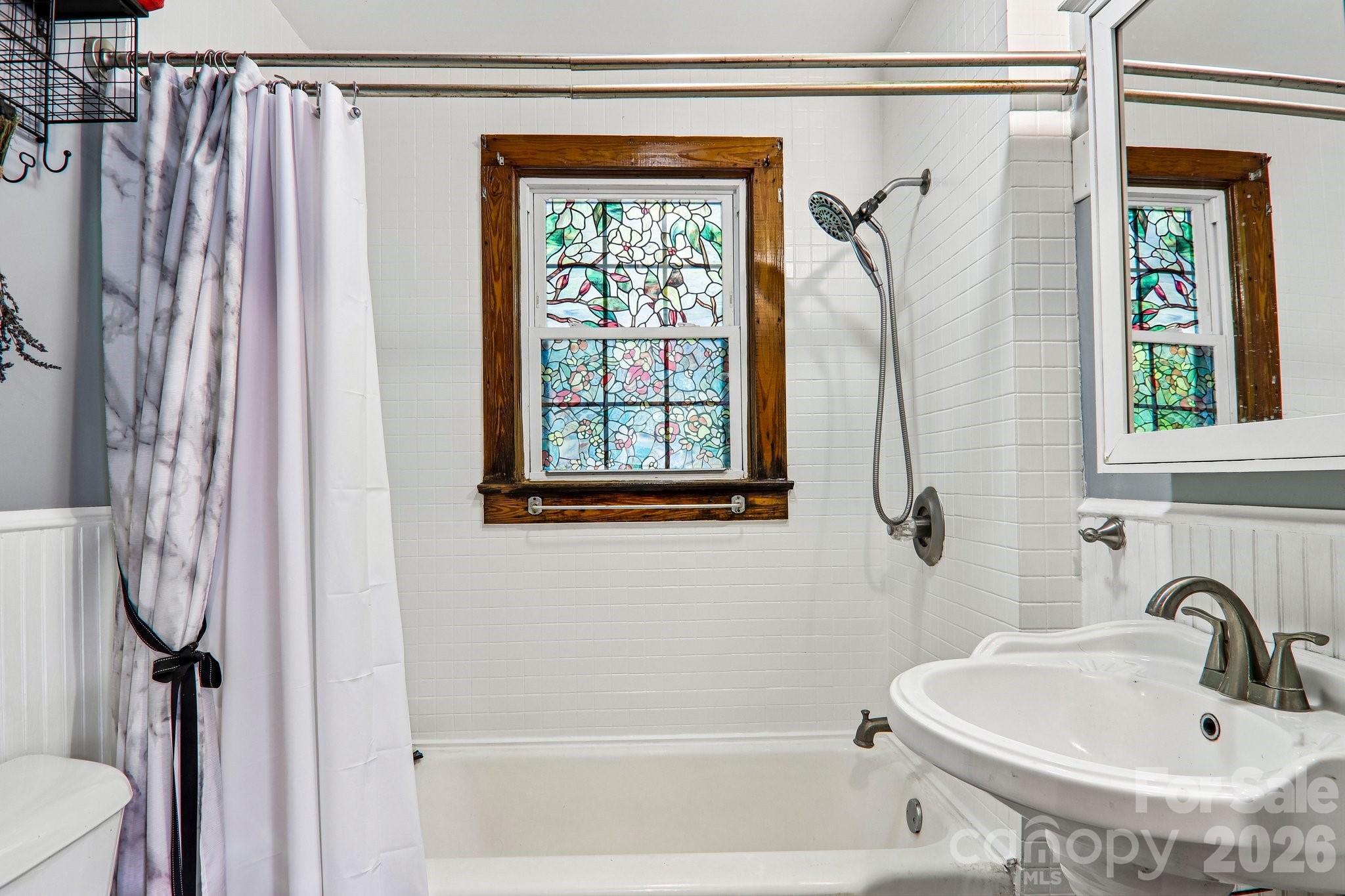 2627 White Oak Road — Burnsville