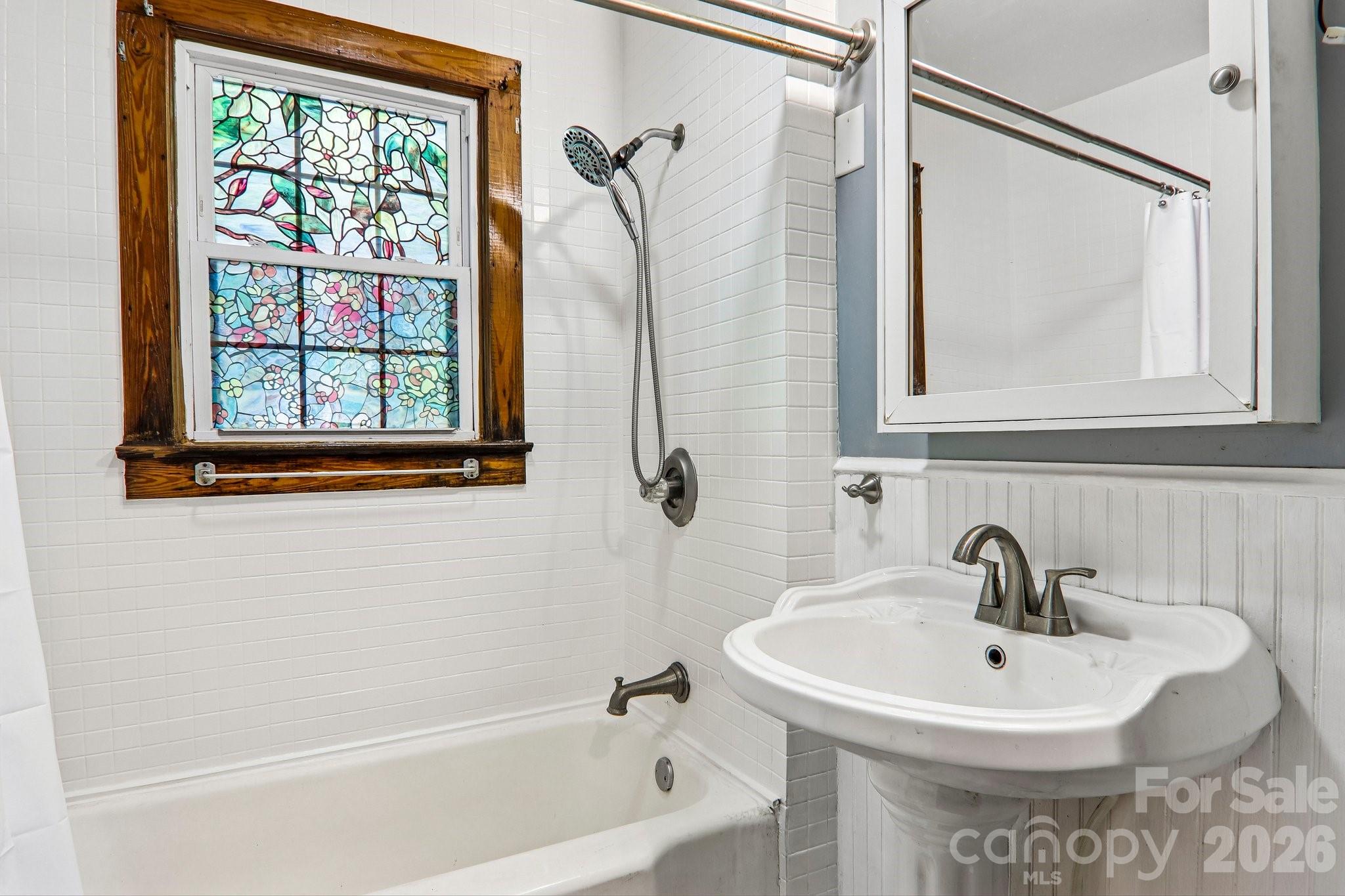 2627 White Oak Road — Burnsville