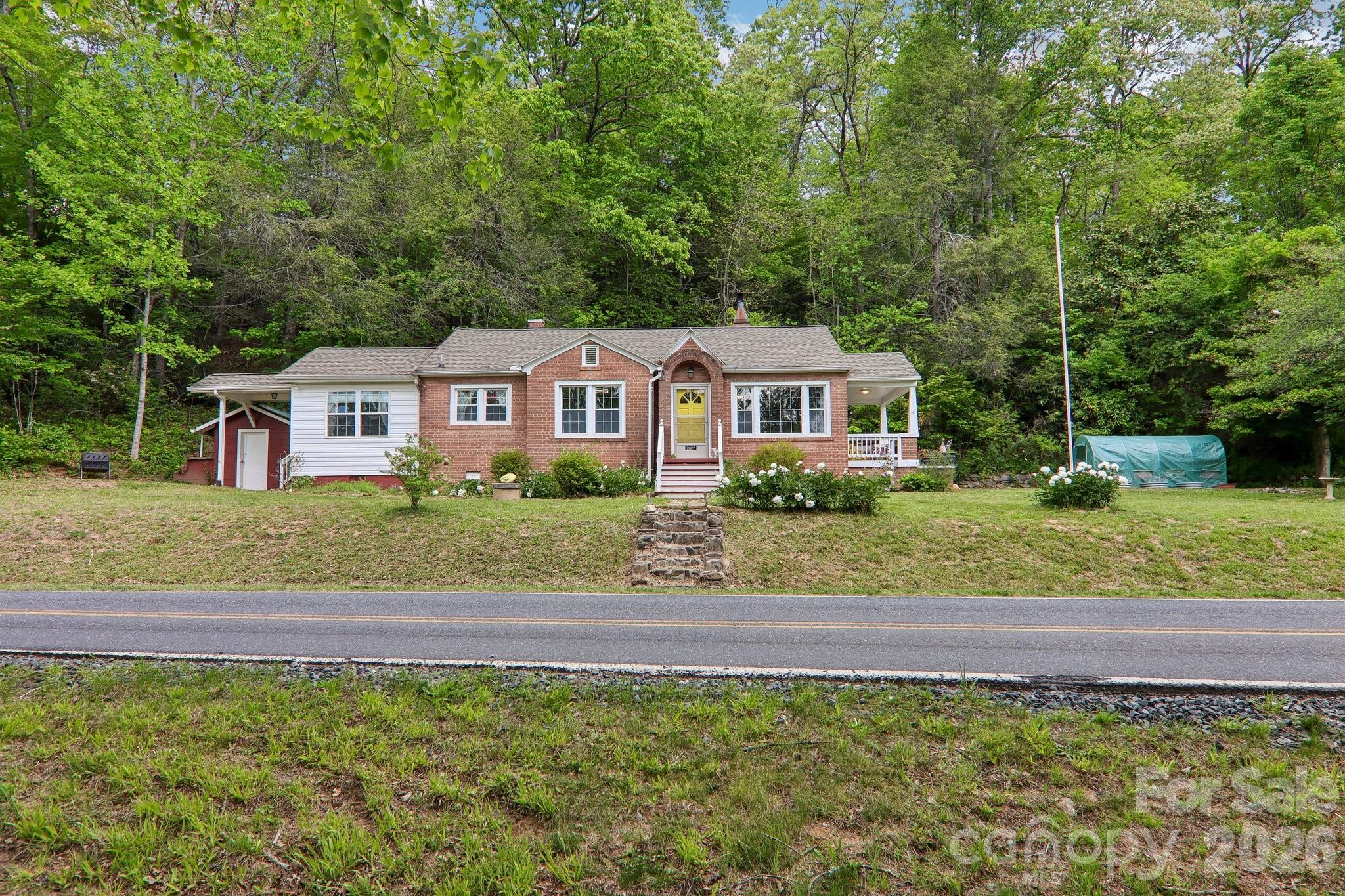 2627 White Oak Road — Burnsville