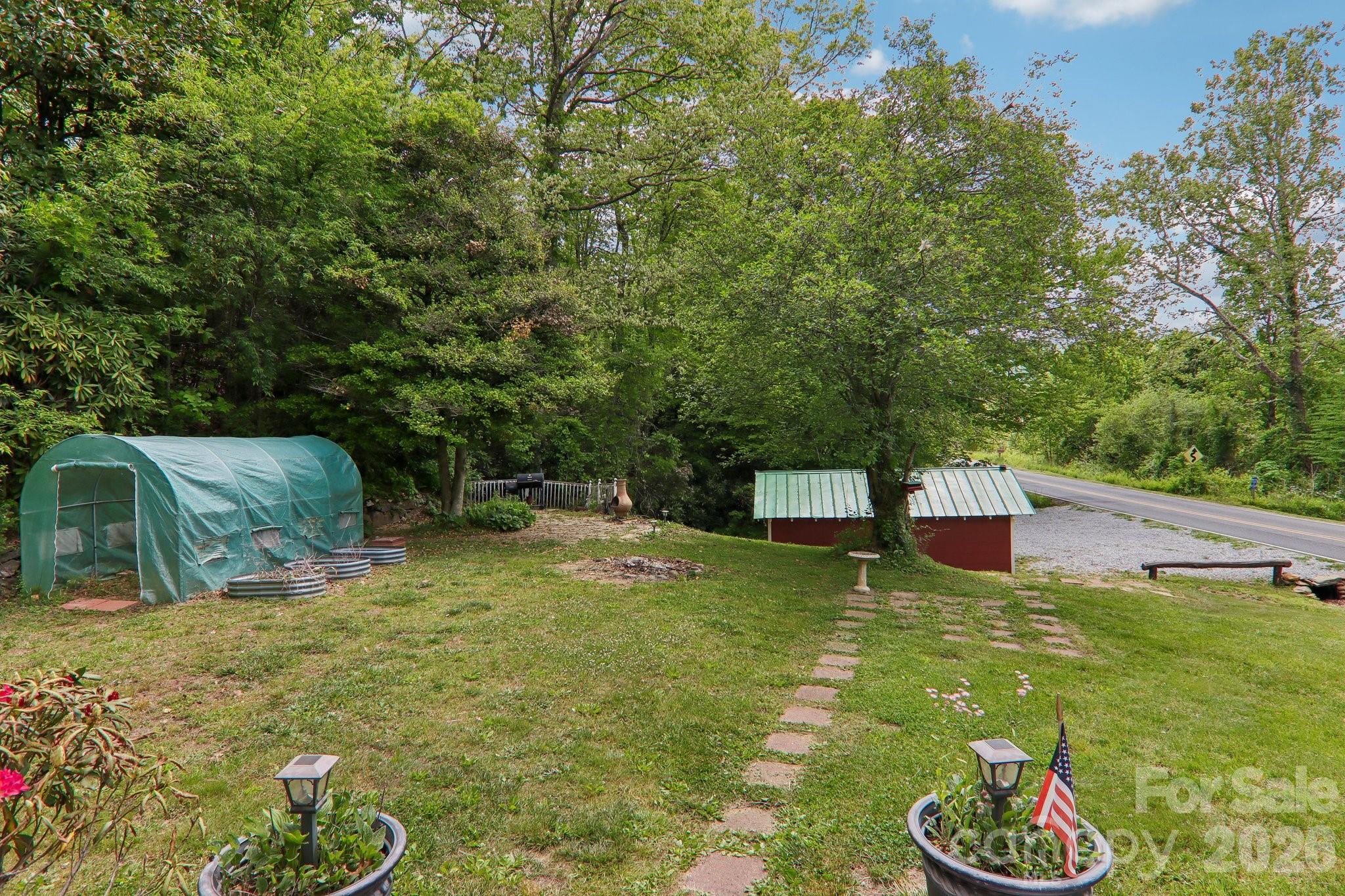 2627 White Oak Road — Burnsville