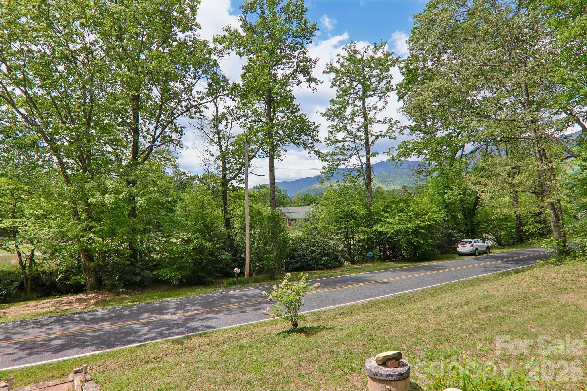 2627 White Oak Road — Burnsville