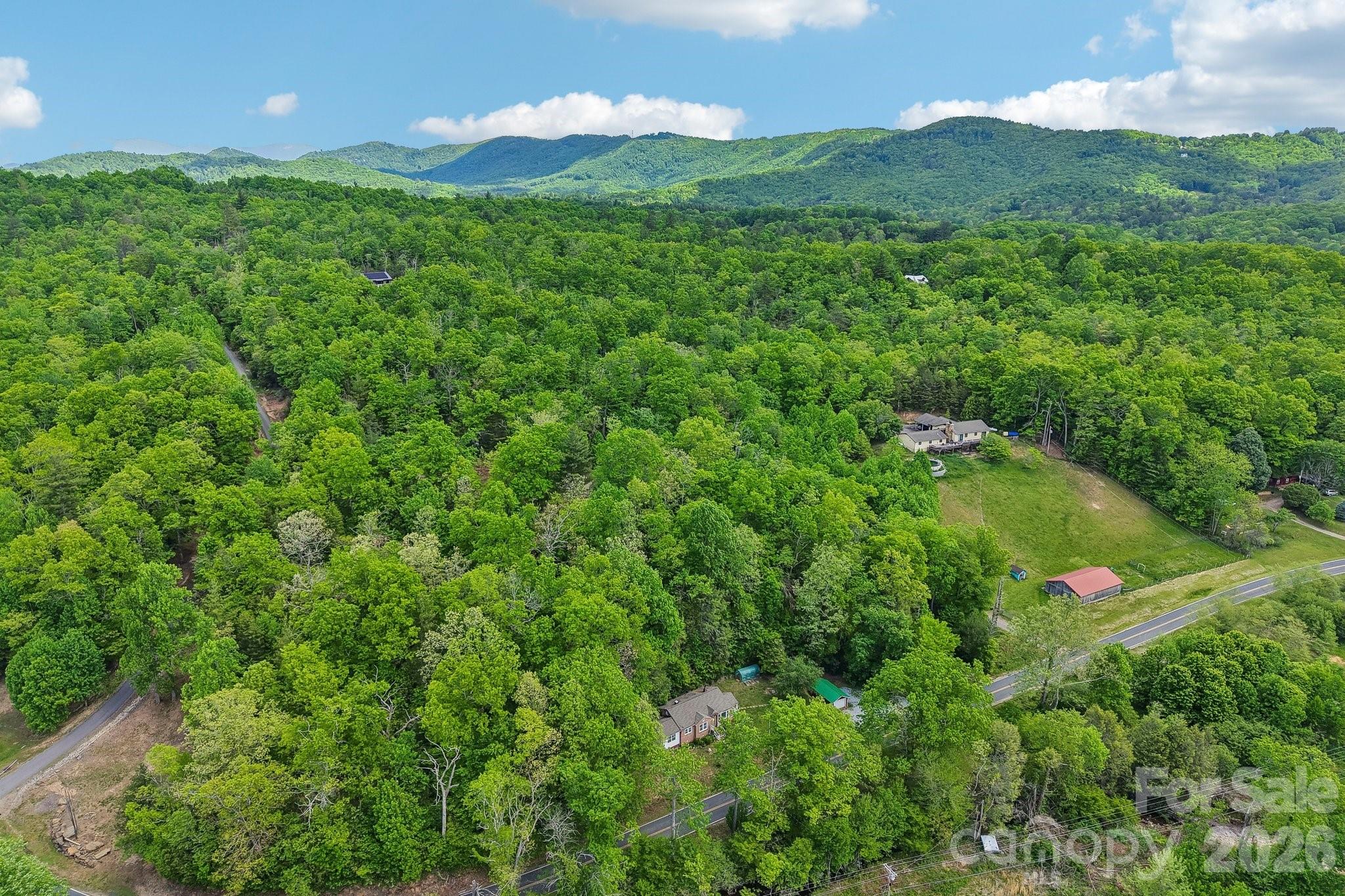 2627 White Oak Road — Burnsville