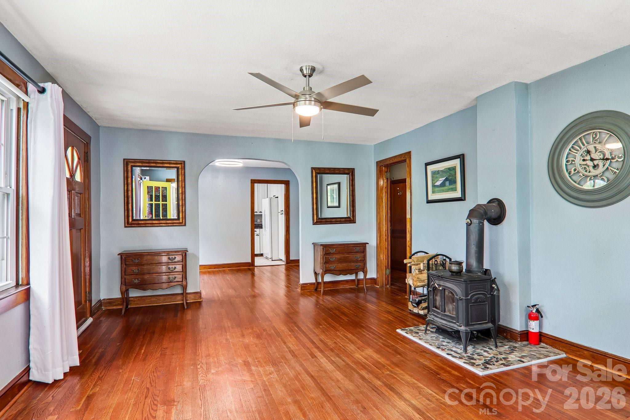 2627 White Oak Road — Burnsville