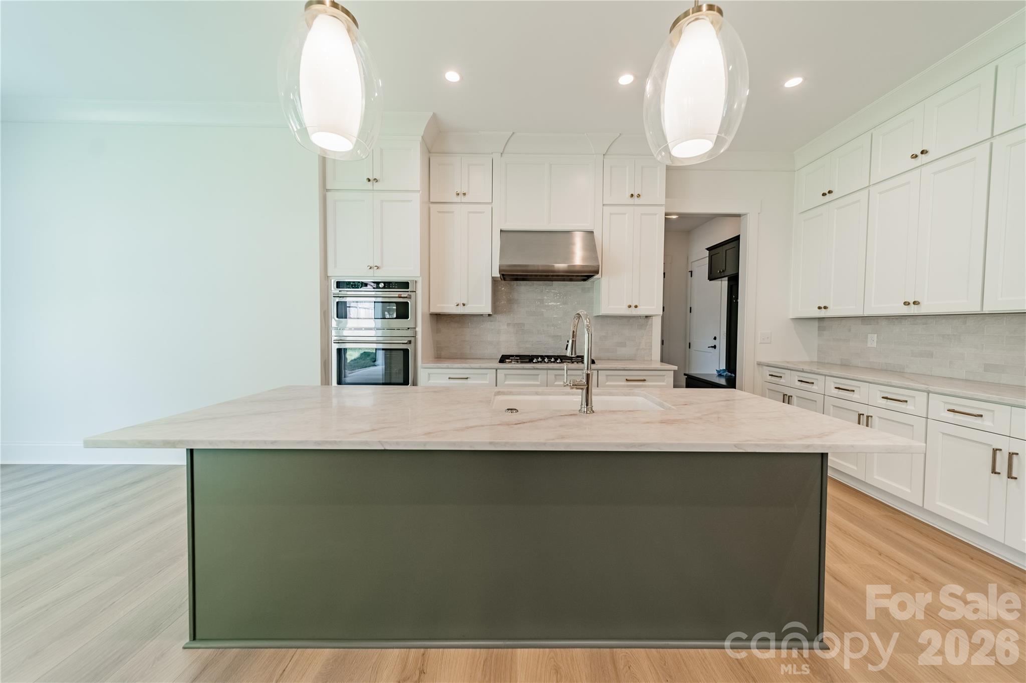 2648 Roslyn Avenue — Charlotte
