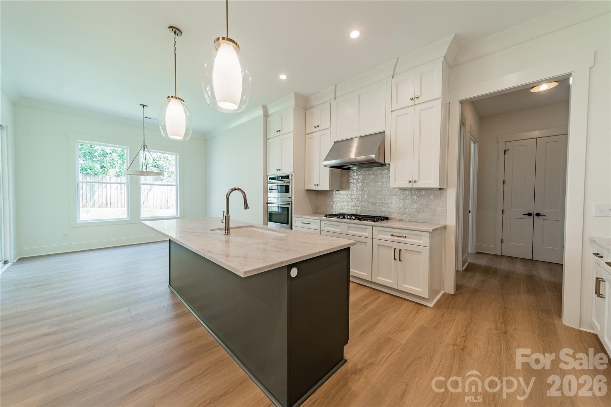 2648 Roslyn Avenue — Charlotte