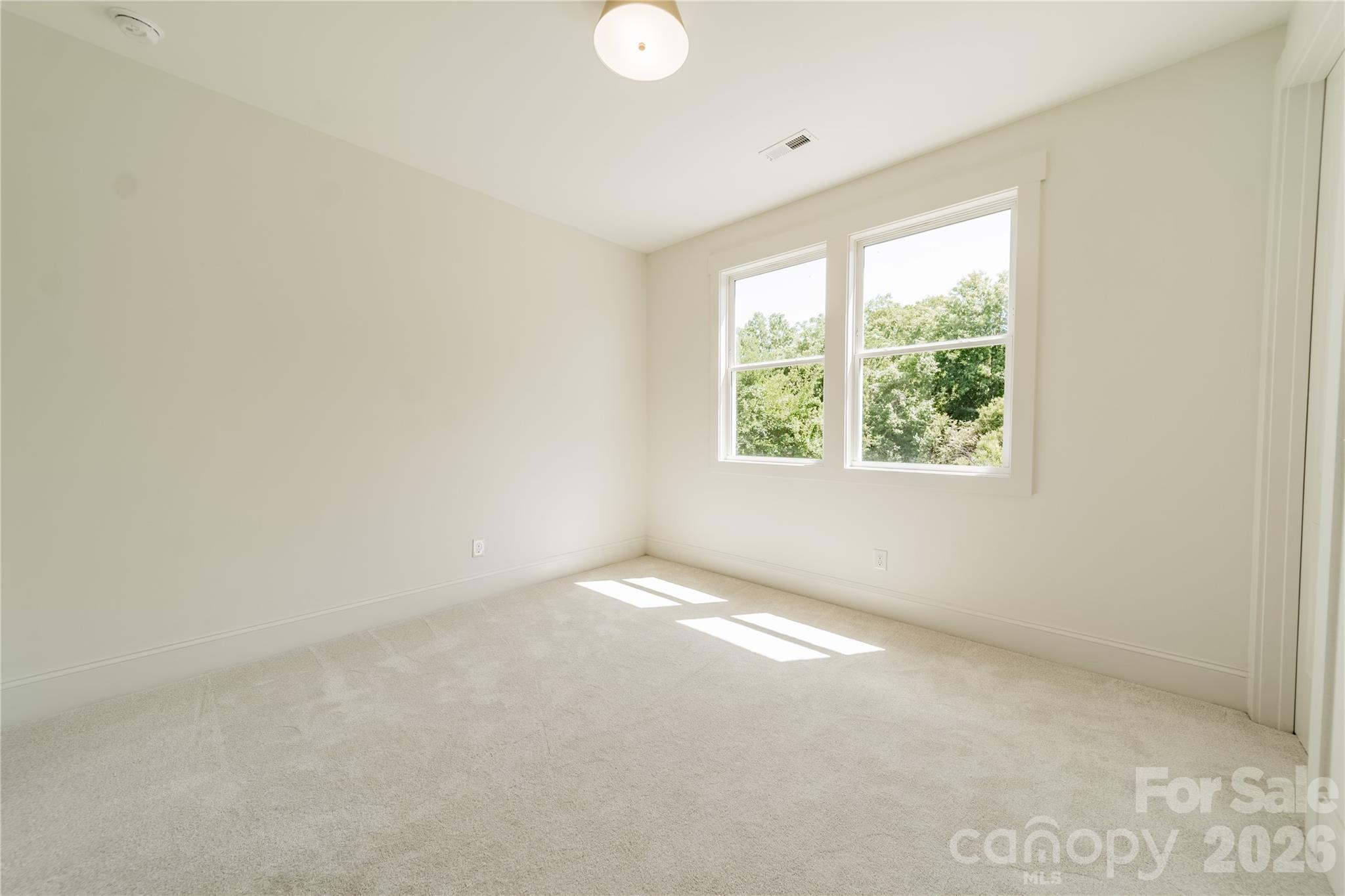 2648 Roslyn Avenue — Charlotte