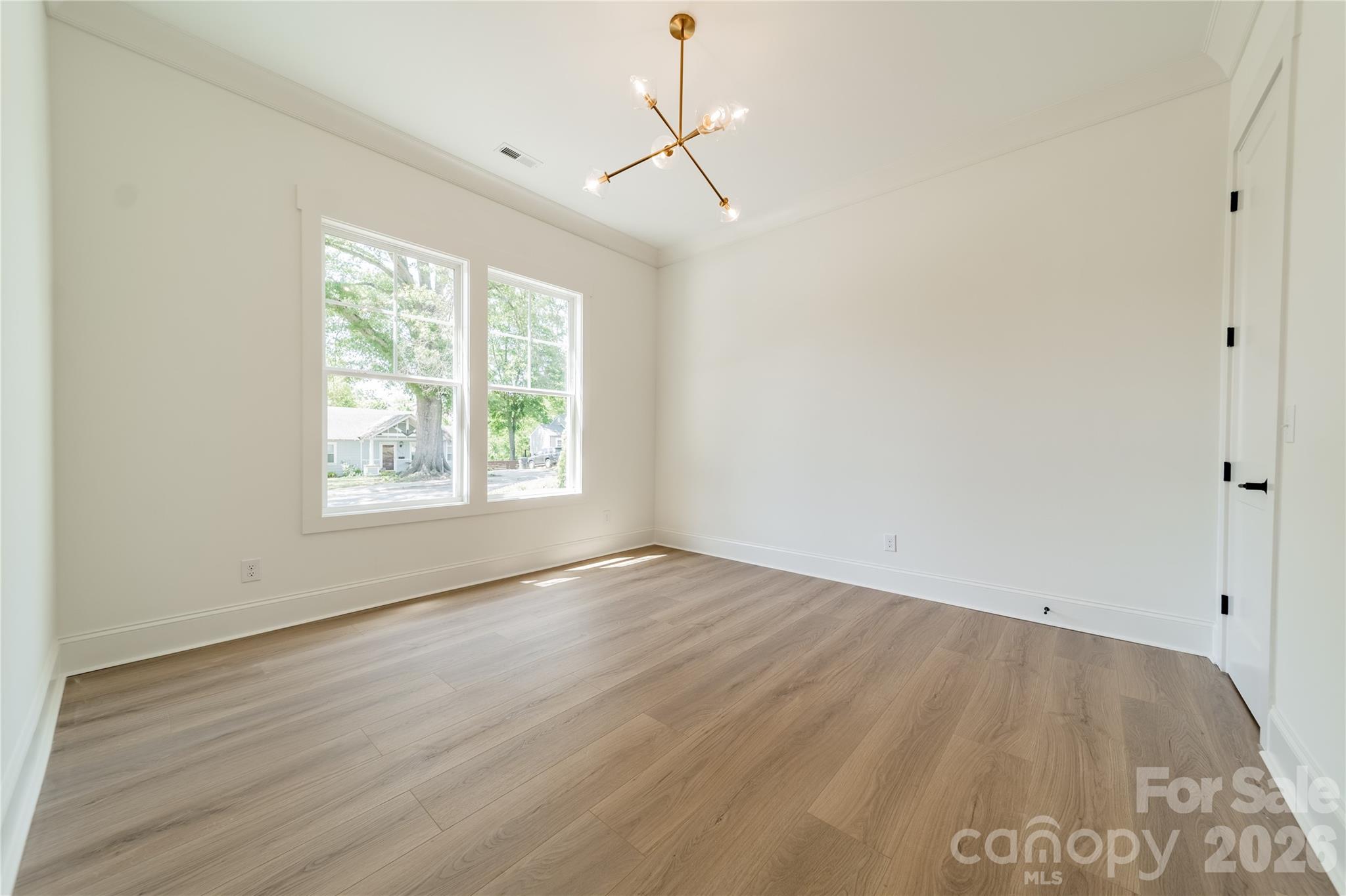 2648 Roslyn Avenue — Charlotte